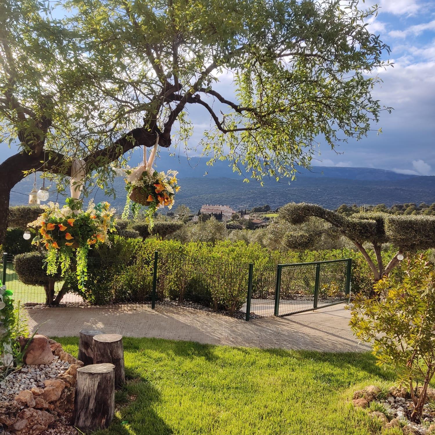 ENTRESIERRAS Apartamentos rurales con chimenea, barbacoa y espacio para eventos