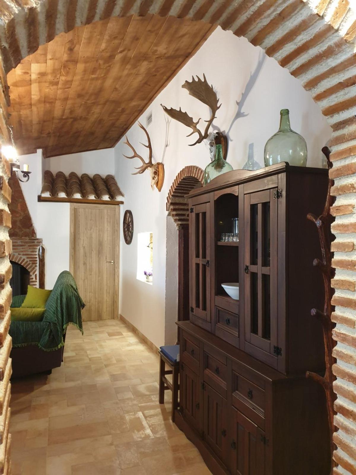 ENTRESIERRAS Apartamentos rurales con chimenea, barbacoa y espacio para eventos