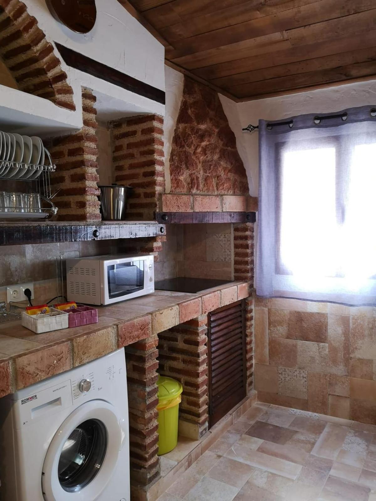 ENTRESIERRAS Apartamentos rurales con chimenea, barbacoa y espacio para eventos