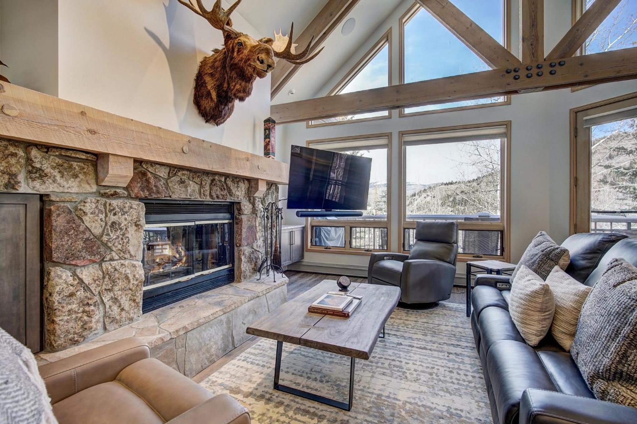 Interior of the pines lodge at Beaver Creek with mountain chicque and cleanly decorated rooms