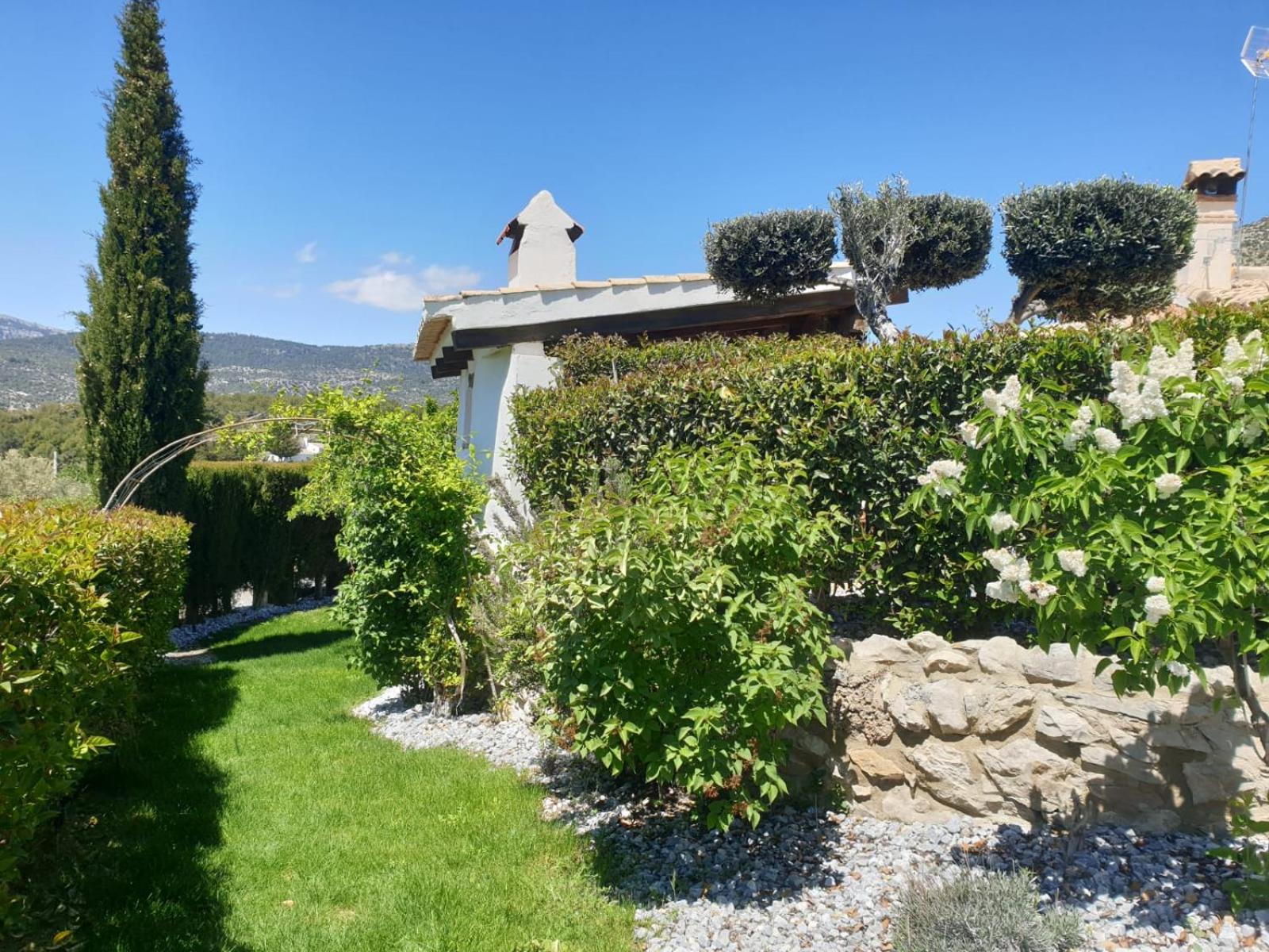ENTRESIERRAS Apartamentos rurales con chimenea, barbacoa y espacio para eventos