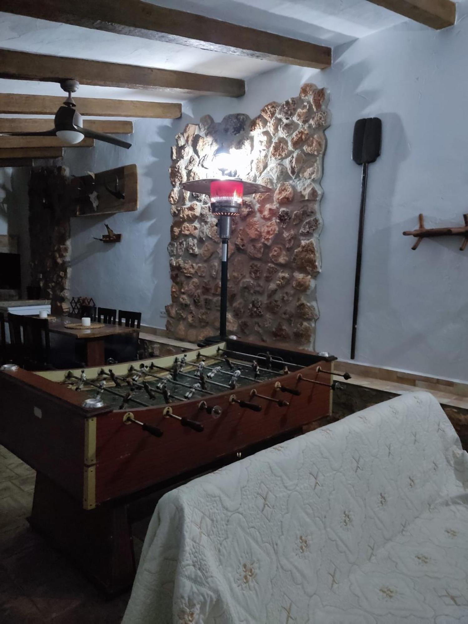 ENTRESIERRAS Apartamentos rurales con chimenea, barbacoa y espacio para eventos