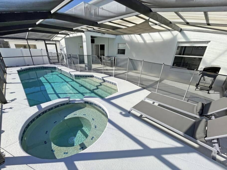 Sophisticated & Contemporary Villa-Private Pool view 2