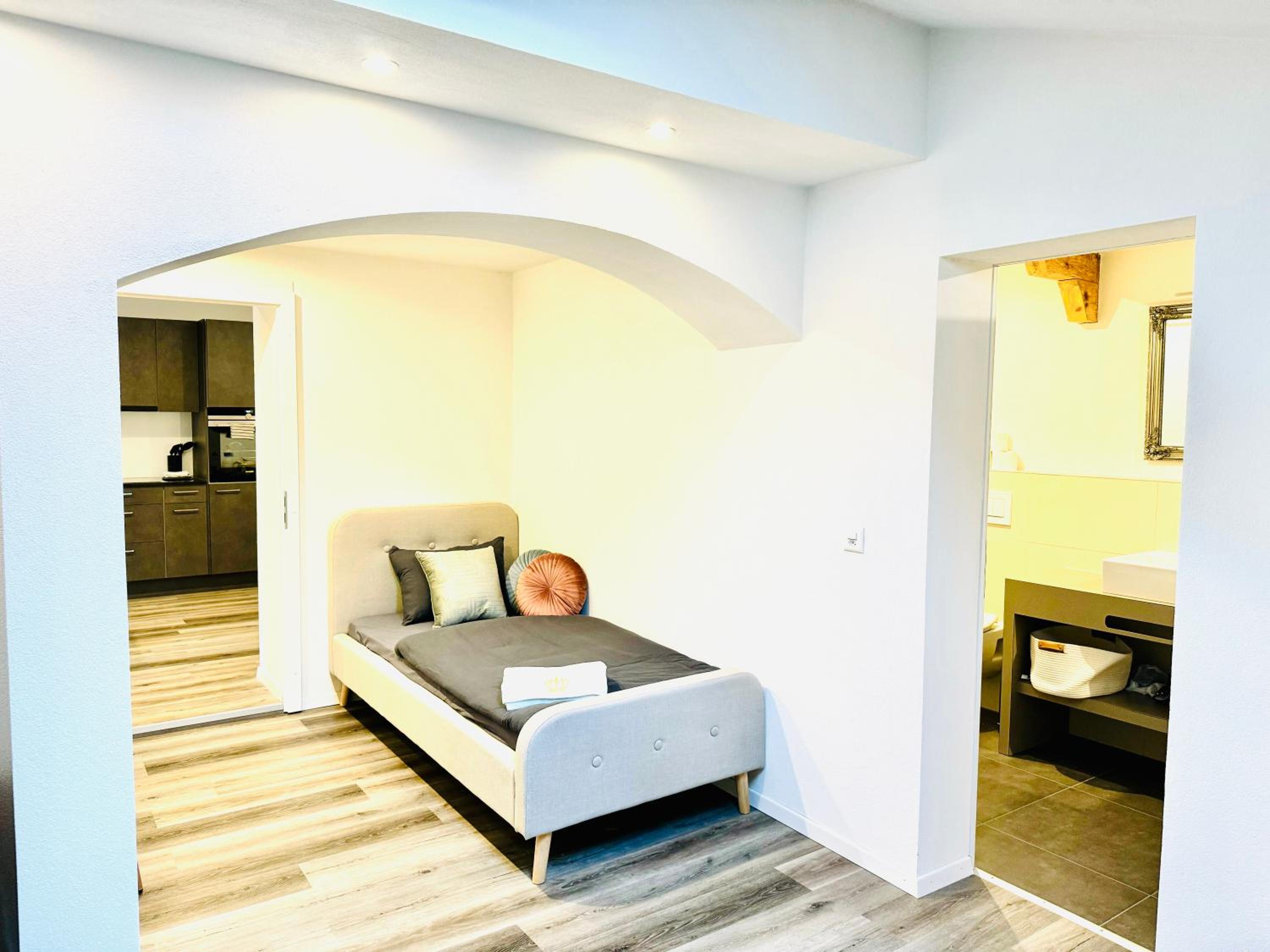 Bellevue & Classy Mountain View apartment