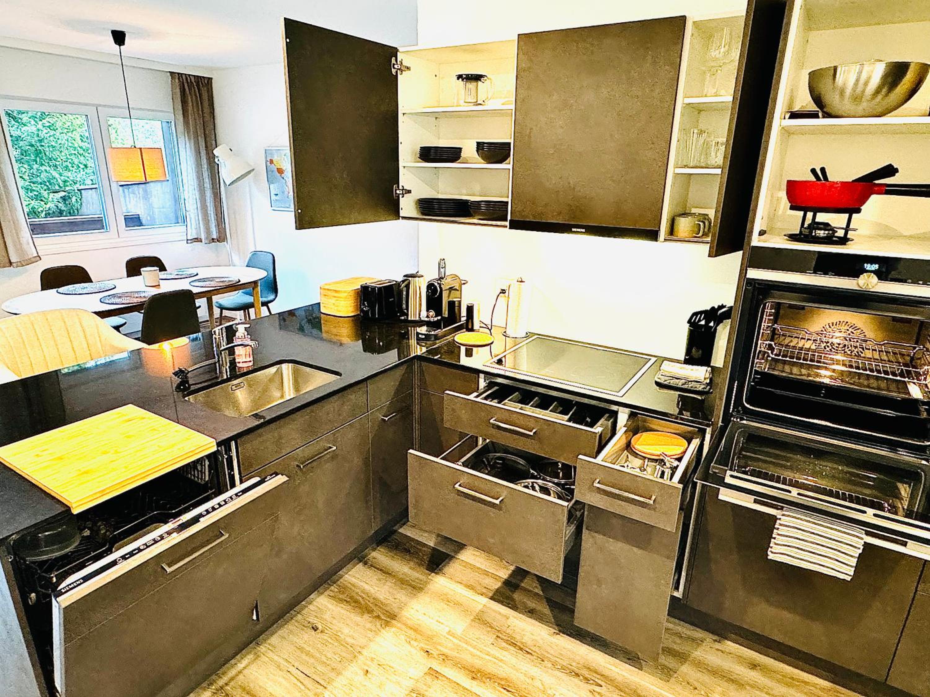 Bellevue & Classy Mountain View apartment