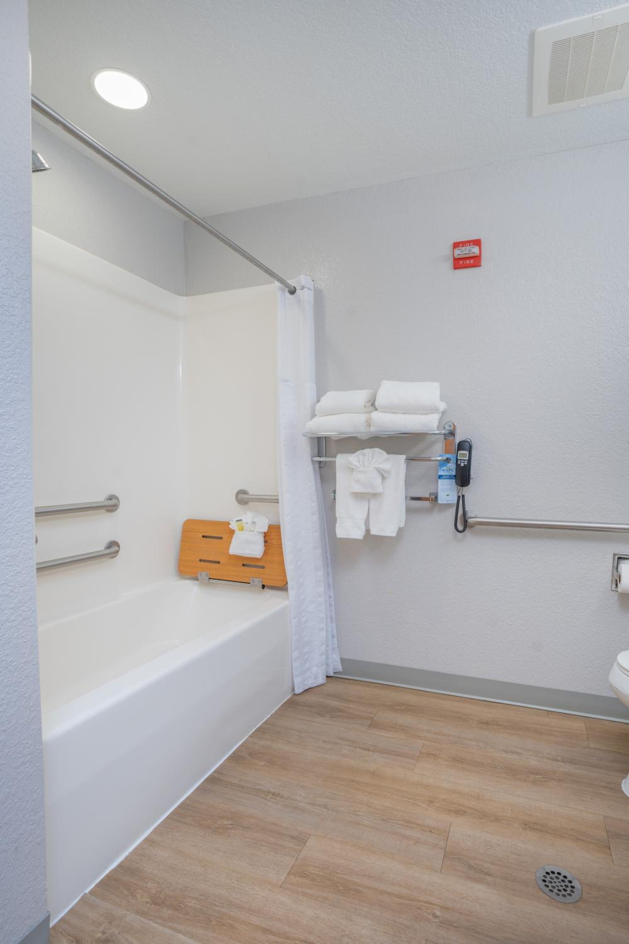 Microtel Inn  Suites by Wyndham Albertville - Property Image 10