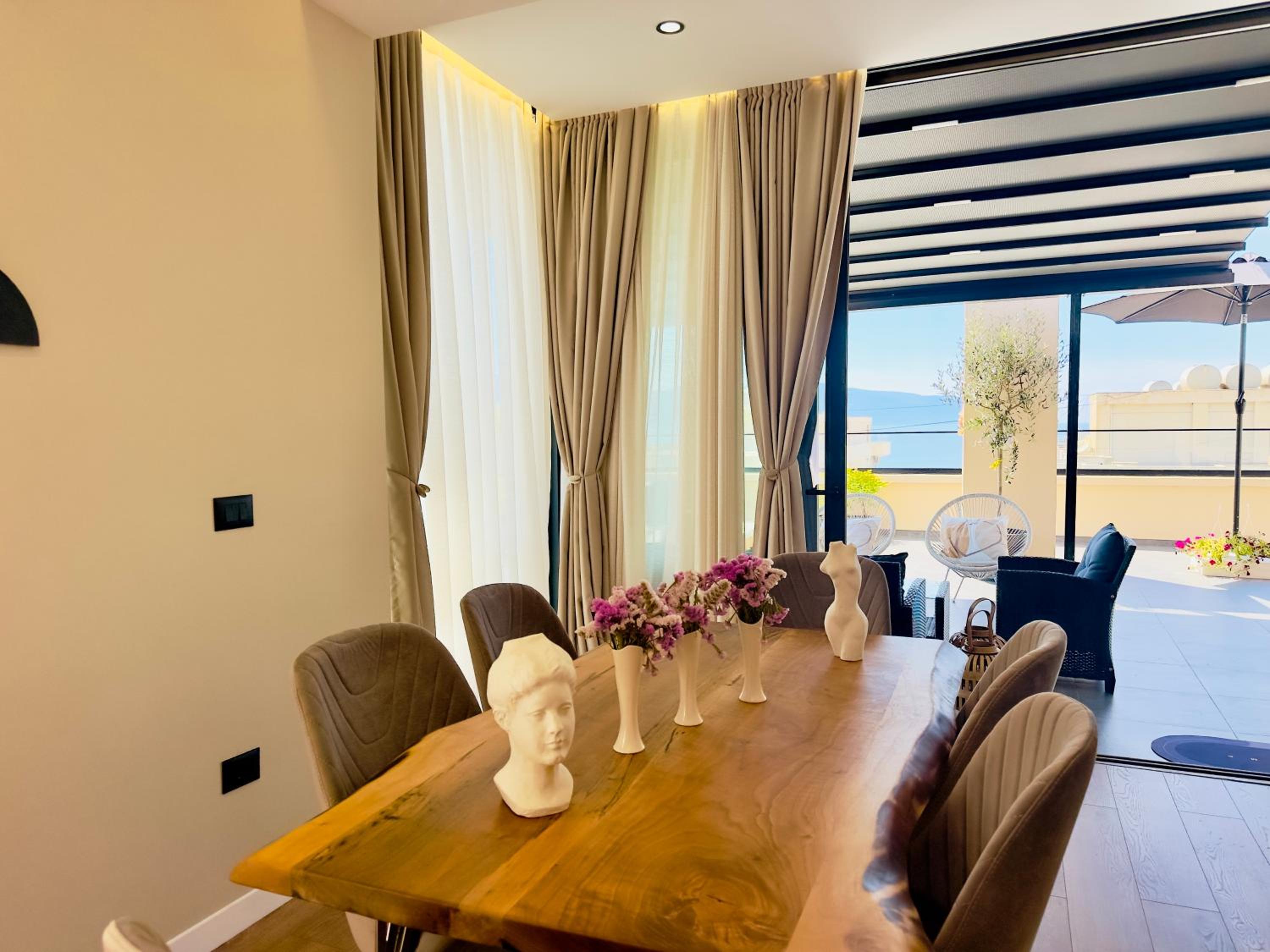 SEA VIEW LUXURY PENTHOUSE