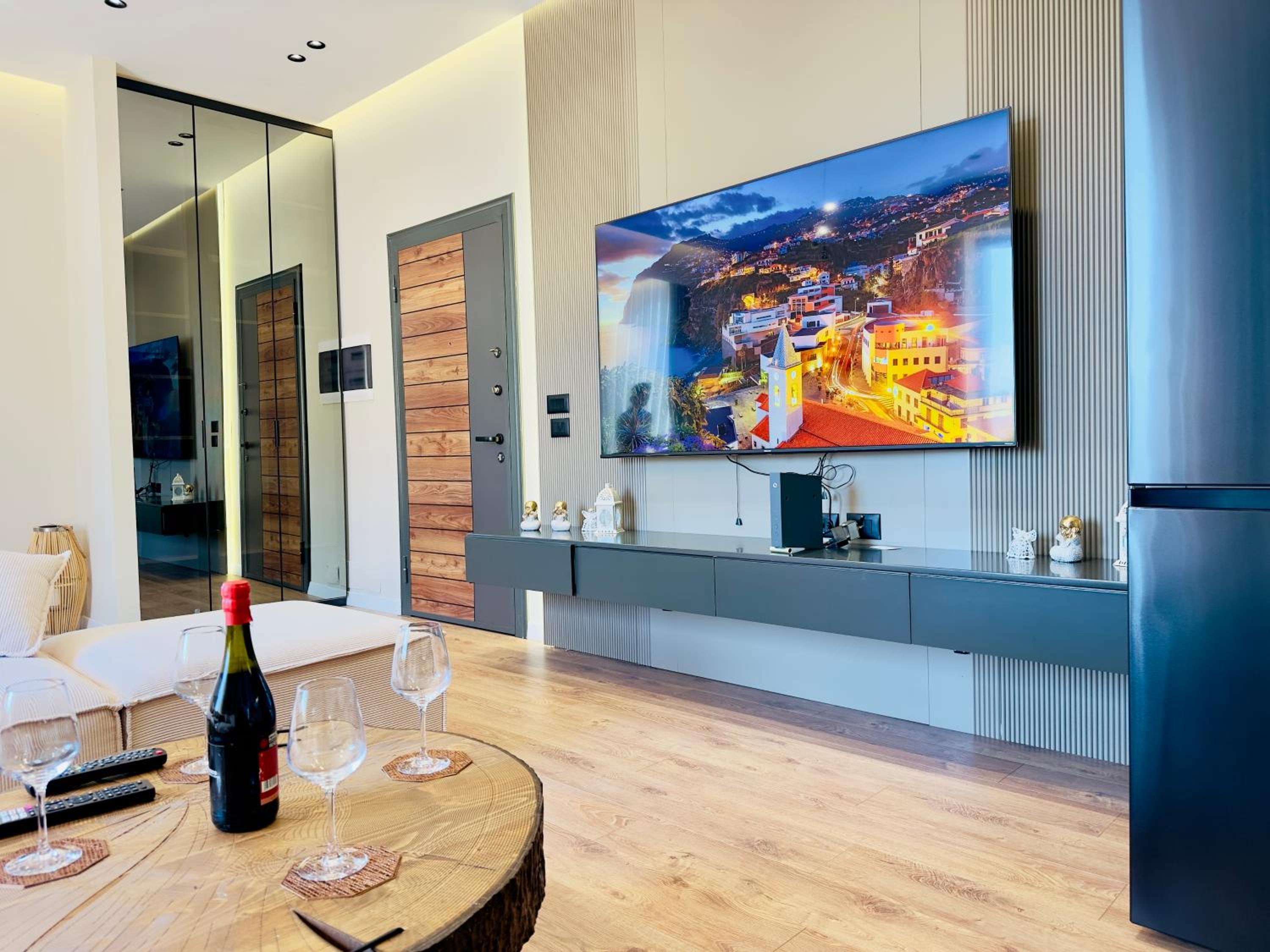 SEA VIEW LUXURY PENTHOUSE