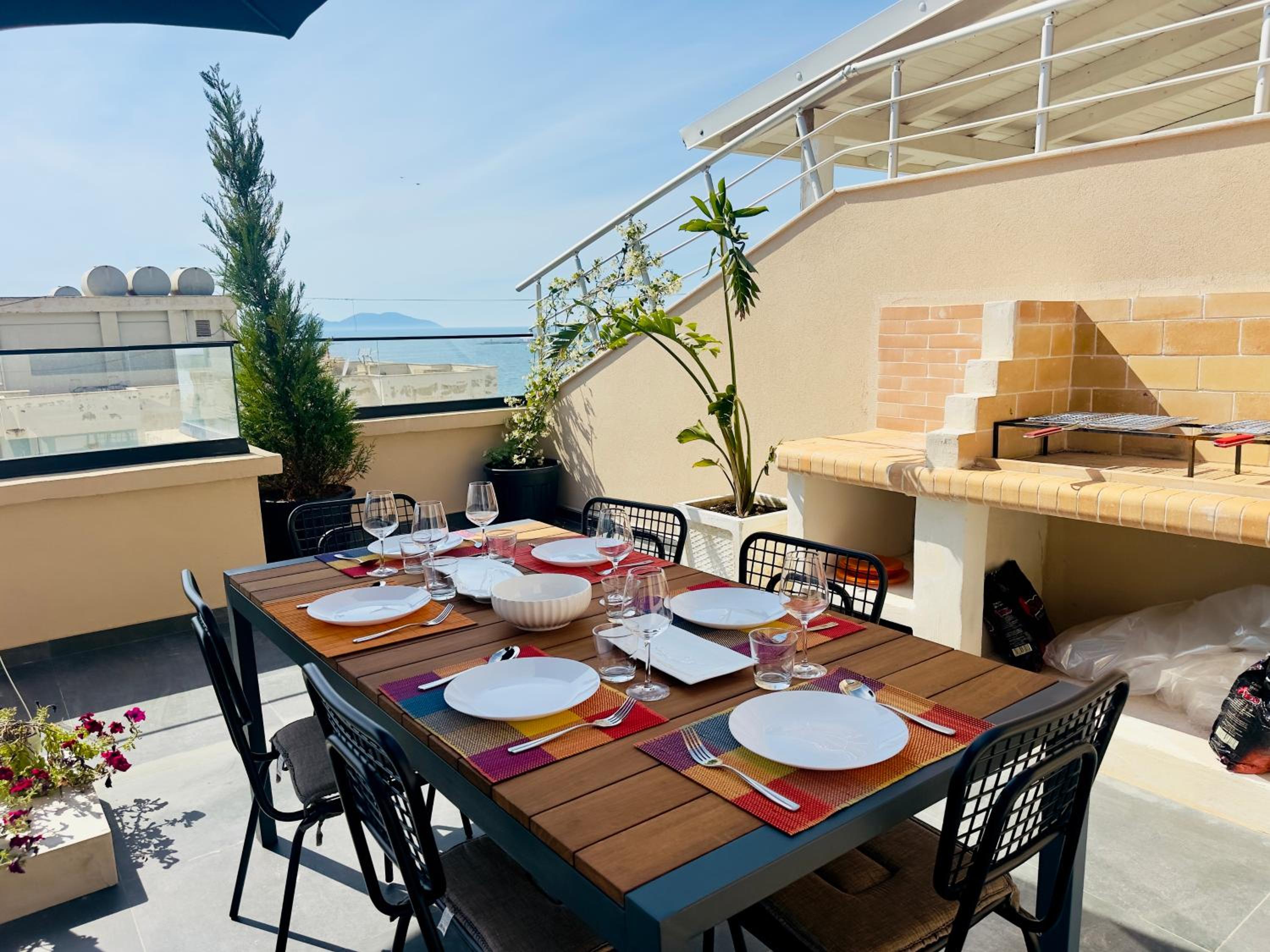 SEA VIEW LUXURY PENTHOUSE