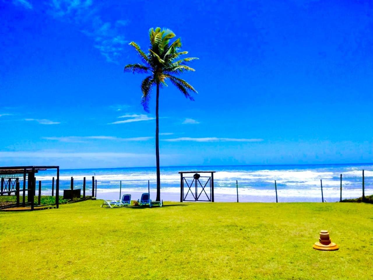 Apartamento amplo de frente para o mar em Resort