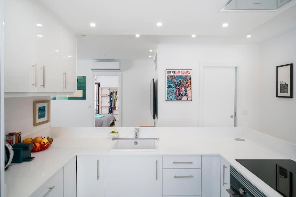 Contemporary Oceanside Rooftop