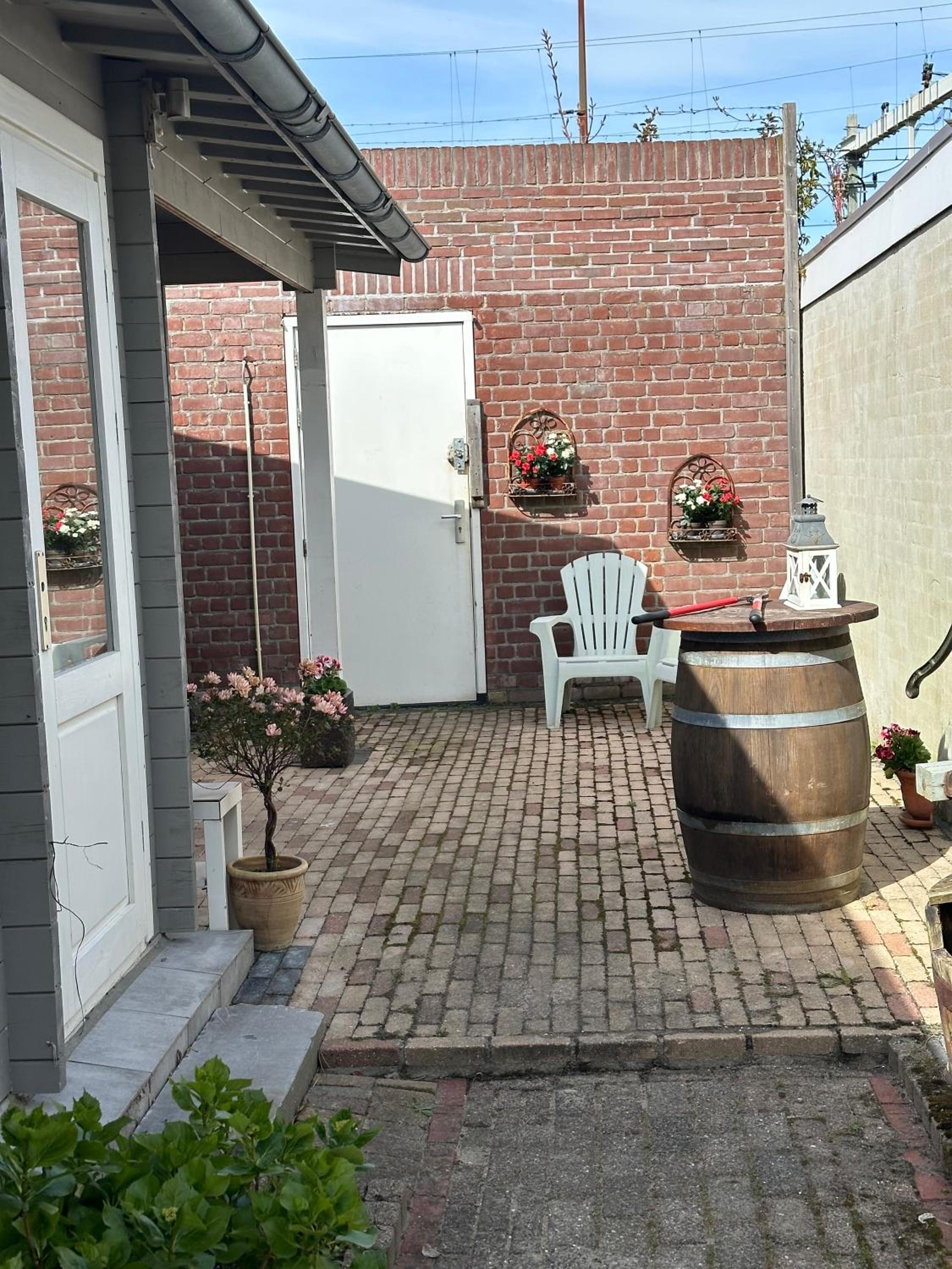 Rosa's Cottage, garden and free parking view 2