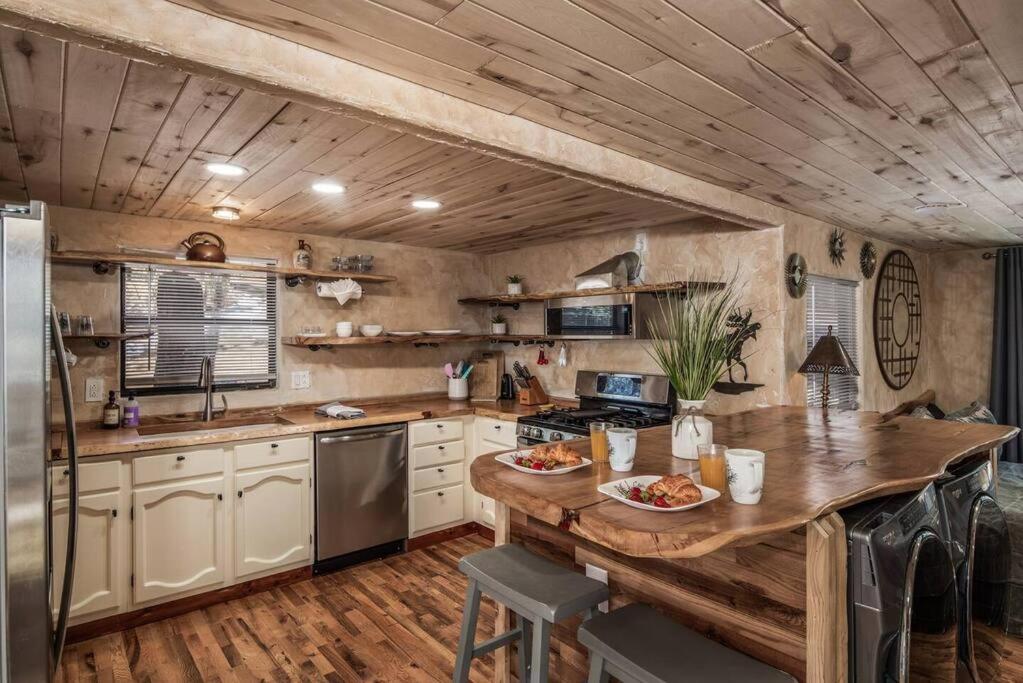 The Love Shack in the Historic Upper Canyon view 3