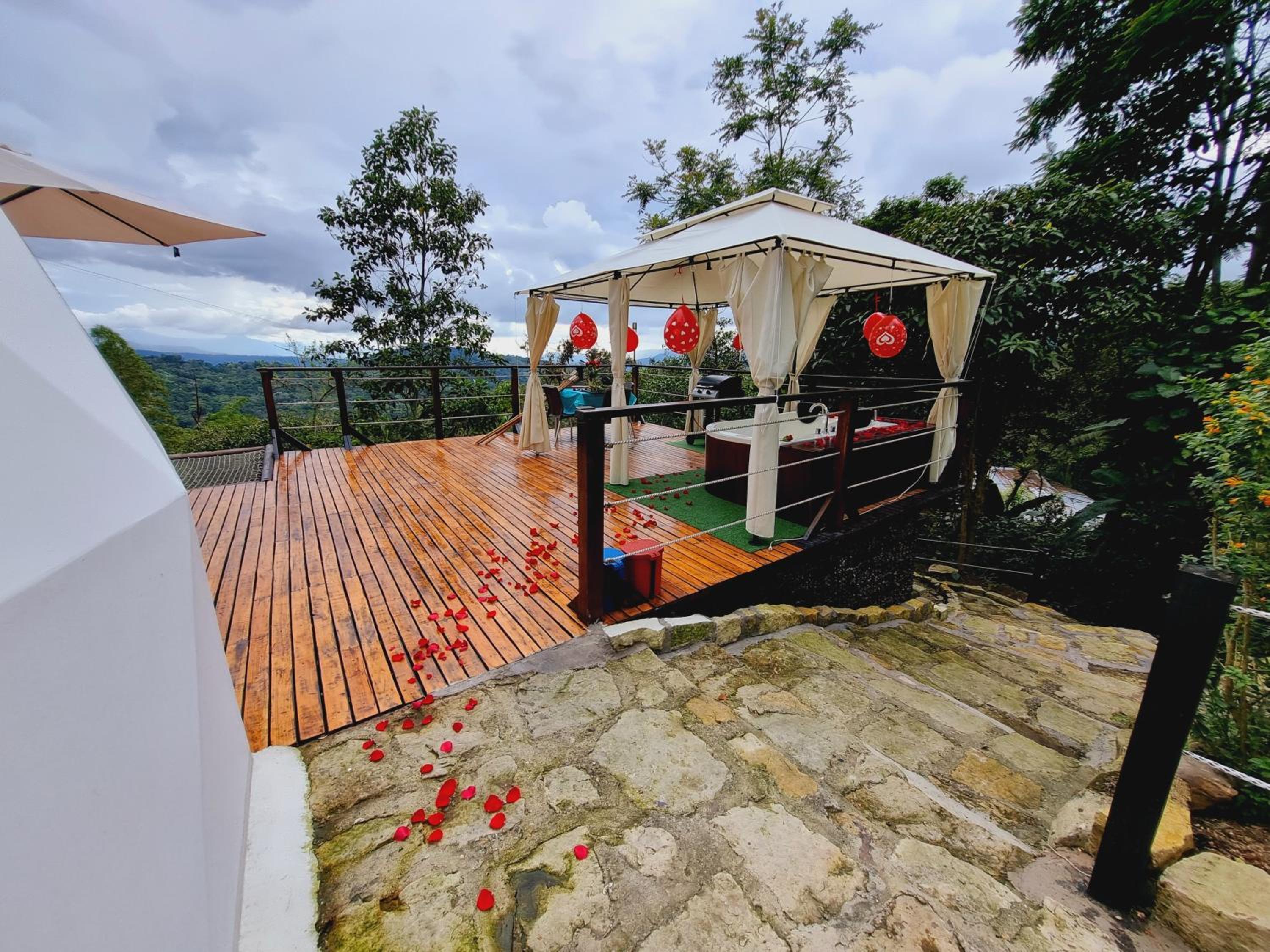 Elementium Glamping