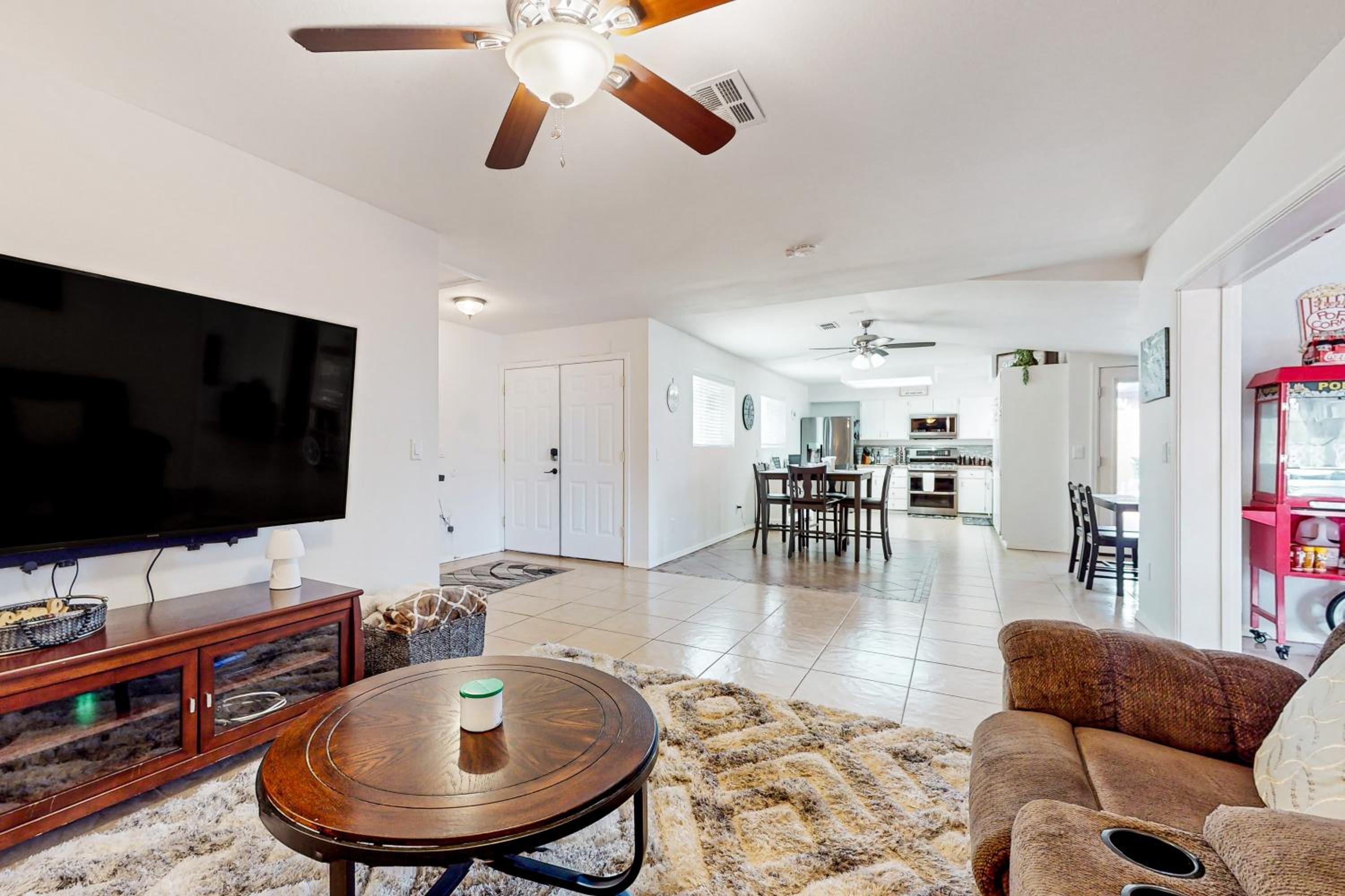 3BR with Ping-Pong Near Lake and Golf