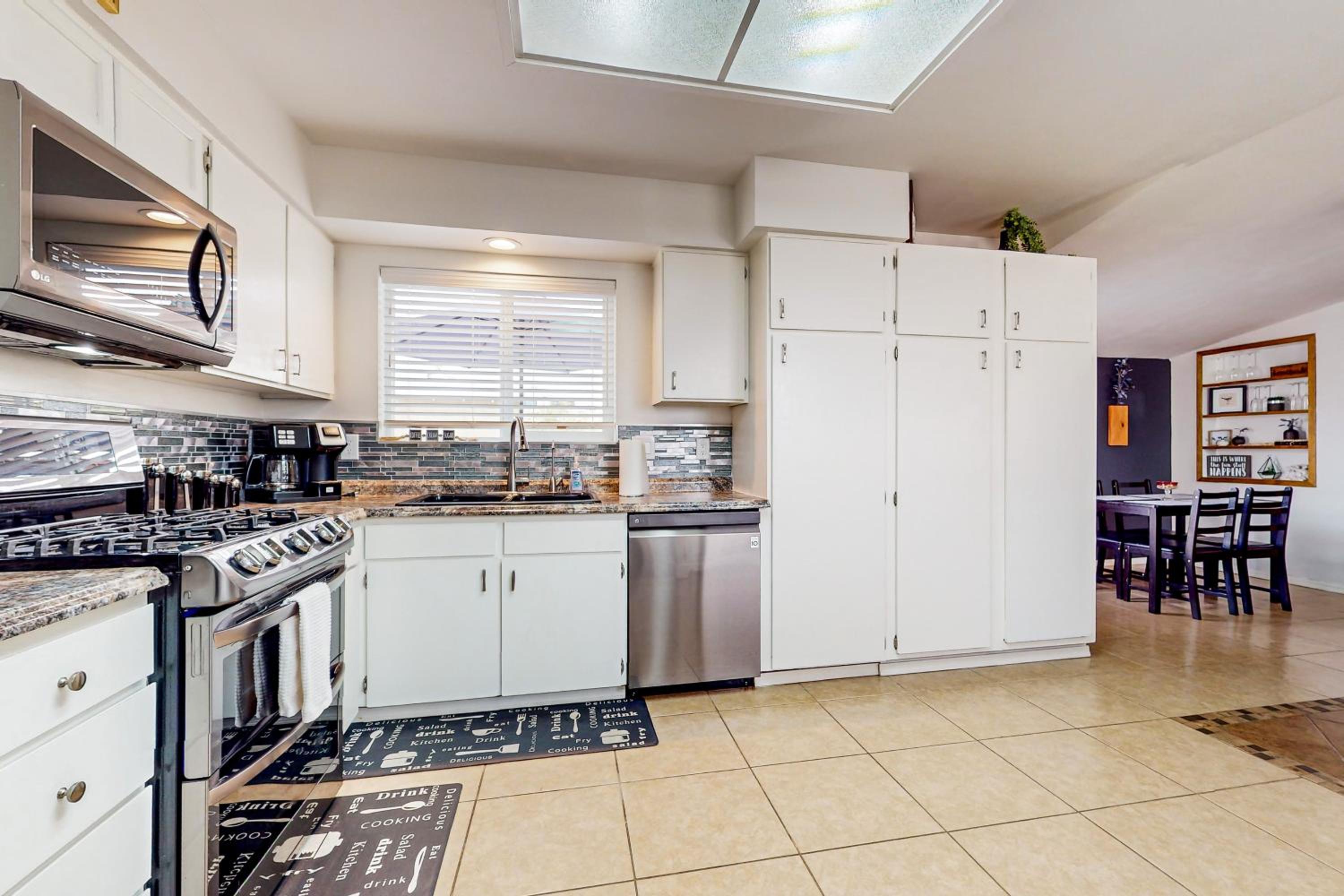 3BR with Ping-Pong Near Lake and Golf