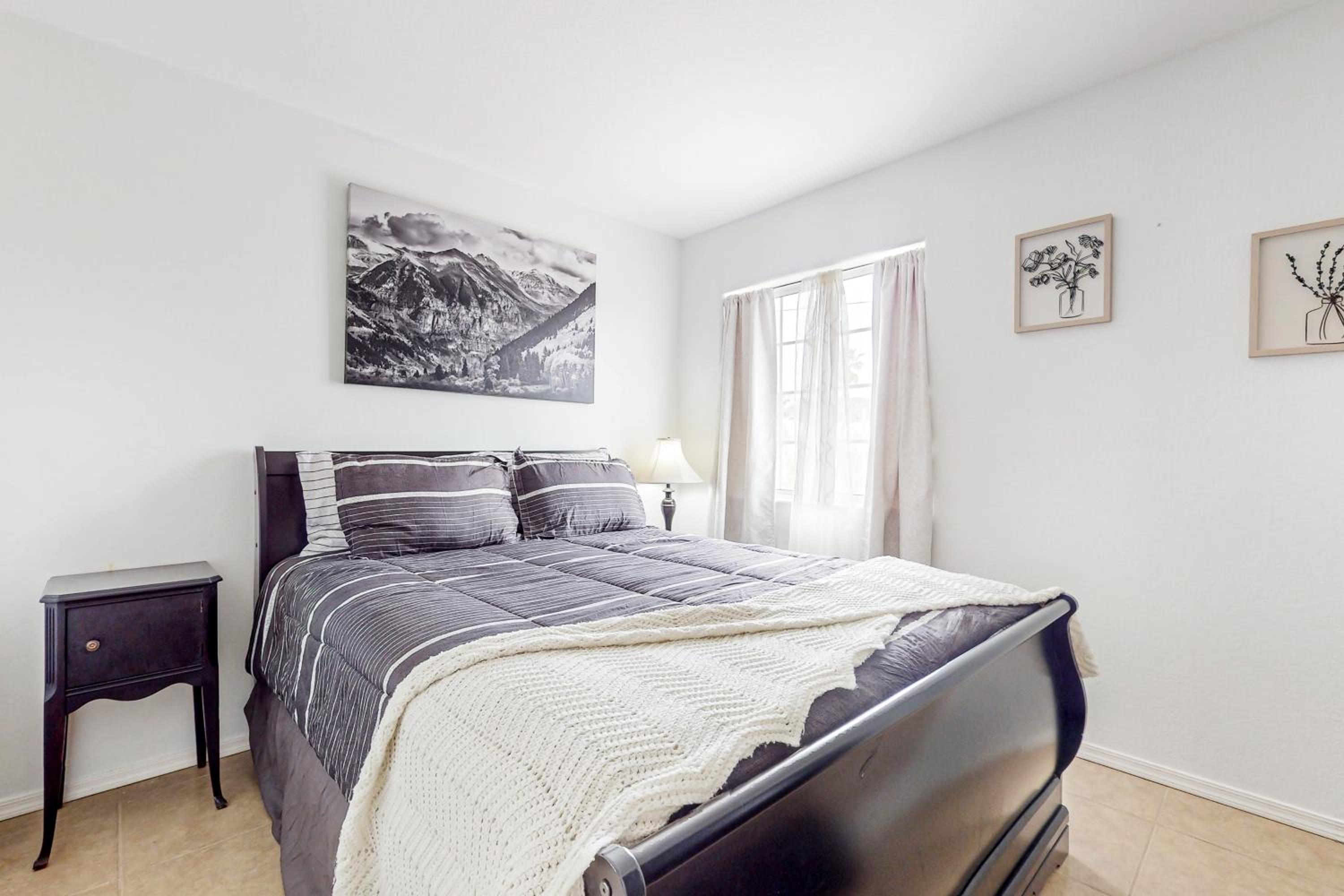 3BR with Ping-Pong Near Lake and Golf