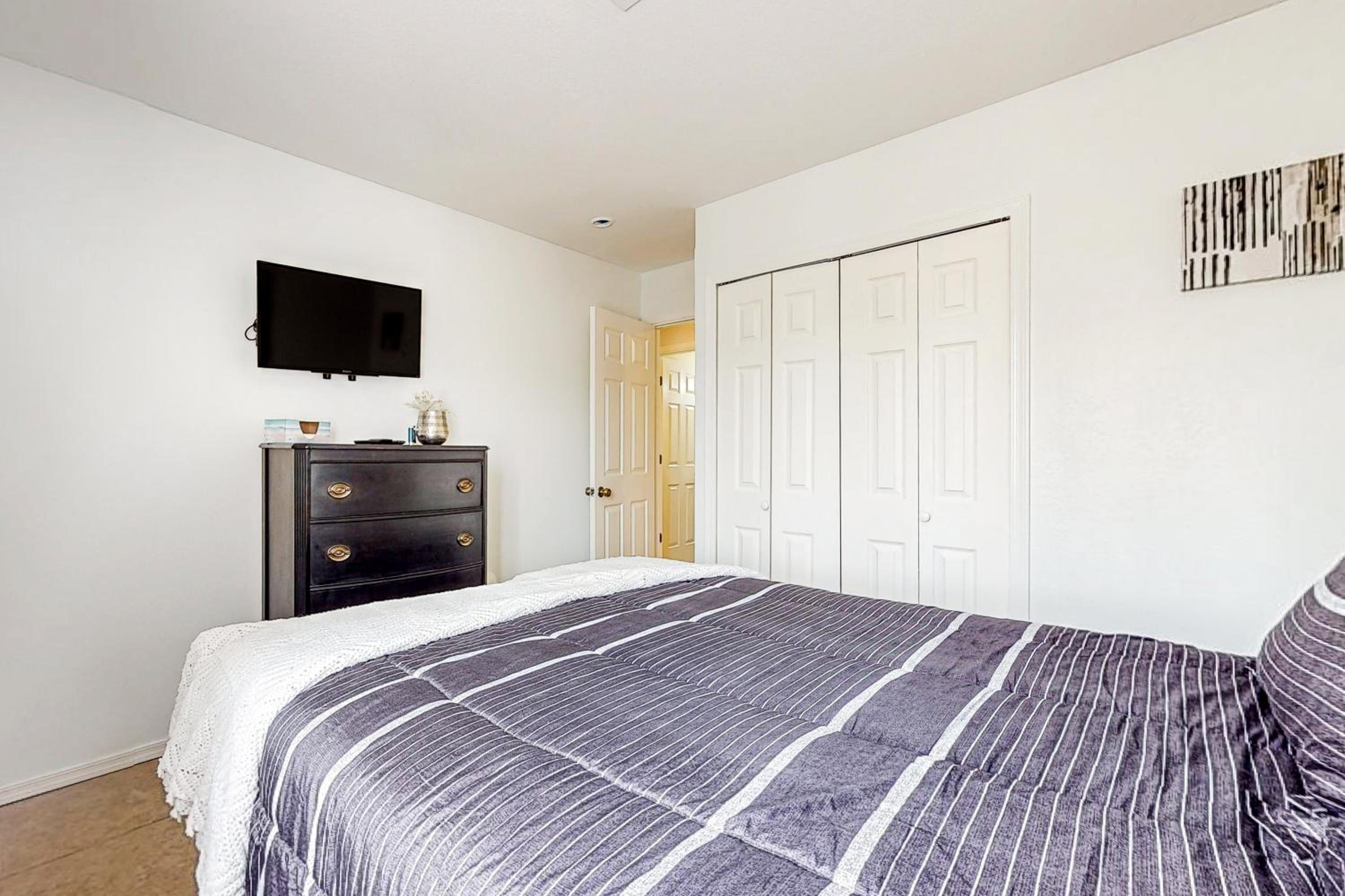 3BR with Ping-Pong Near Lake and Golf