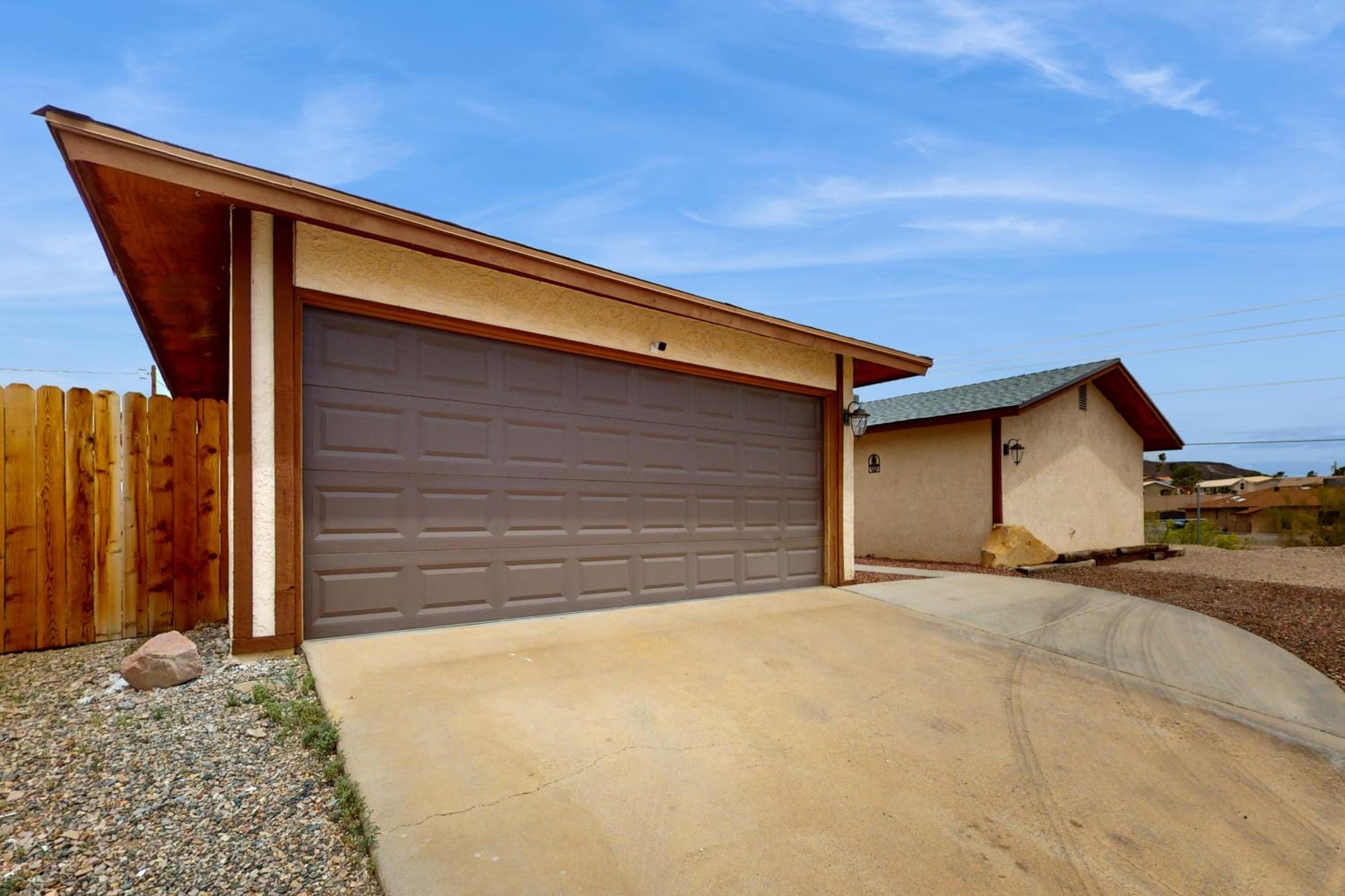 3BR with Ping-Pong Near Lake and Golf