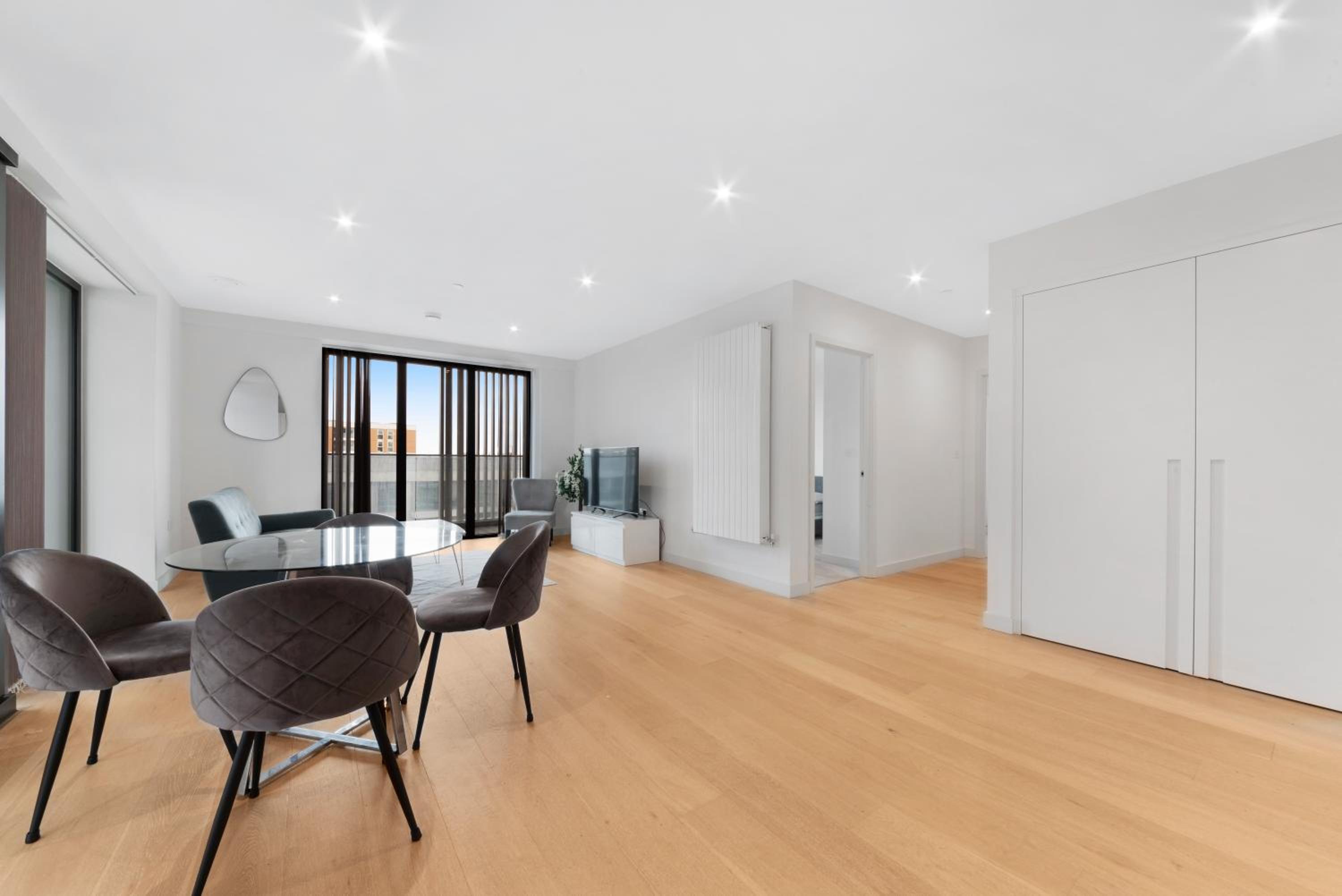 Excel 2 bedroom Apartment near City Aiport and O2 Arena