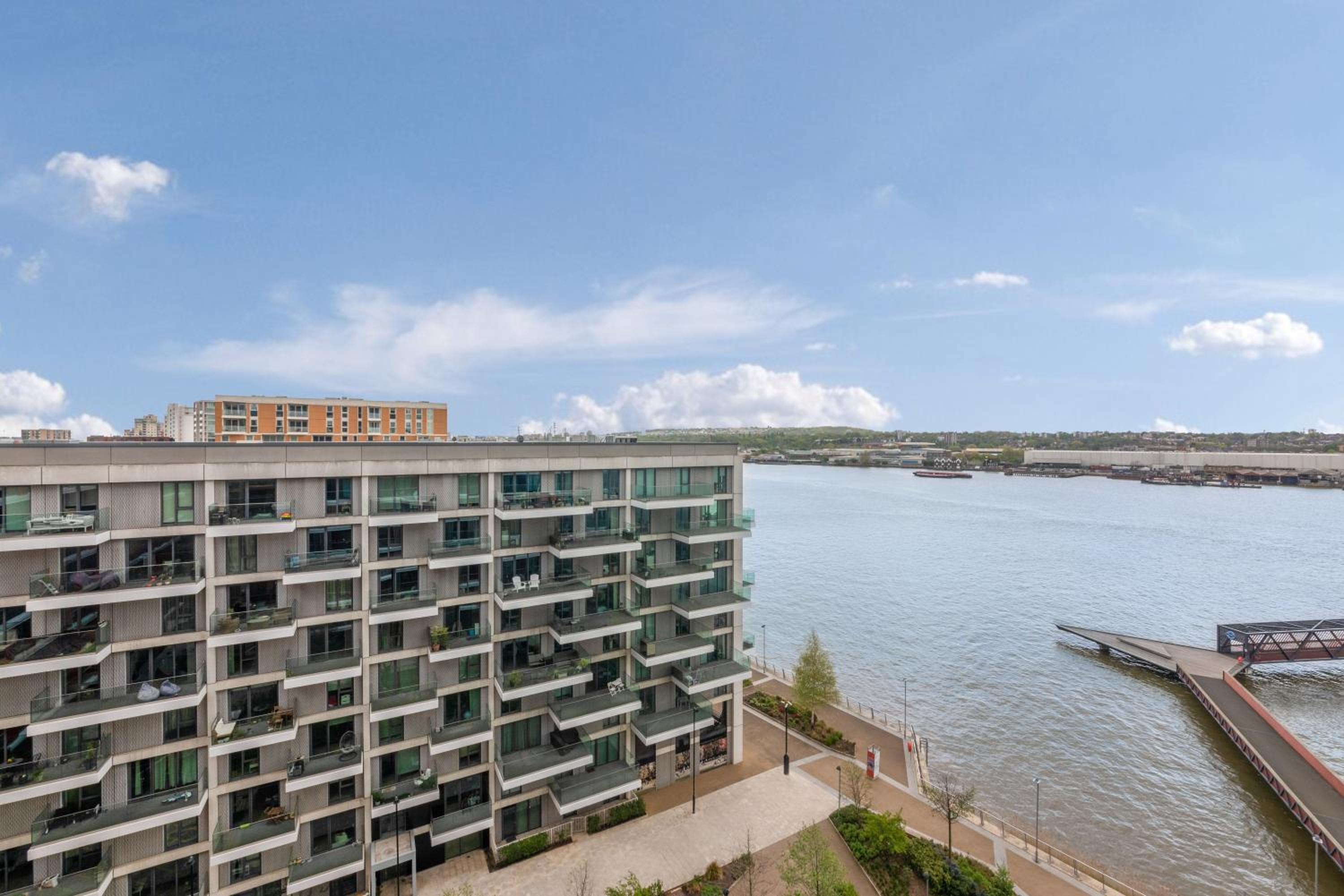 Excel 2 bedroom Apartment near City Aiport and O2 Arena