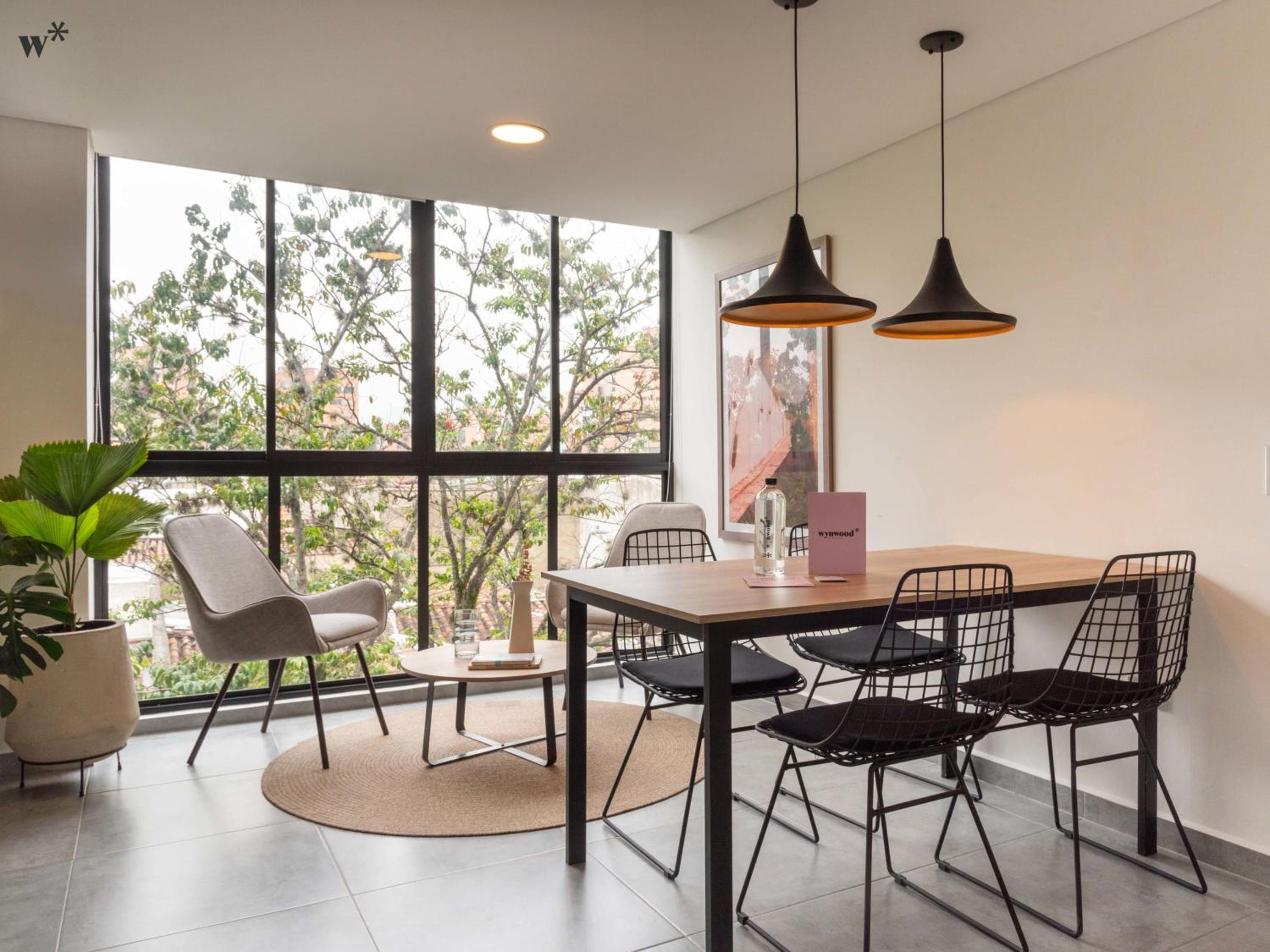 Colorful 2BR in Laureles