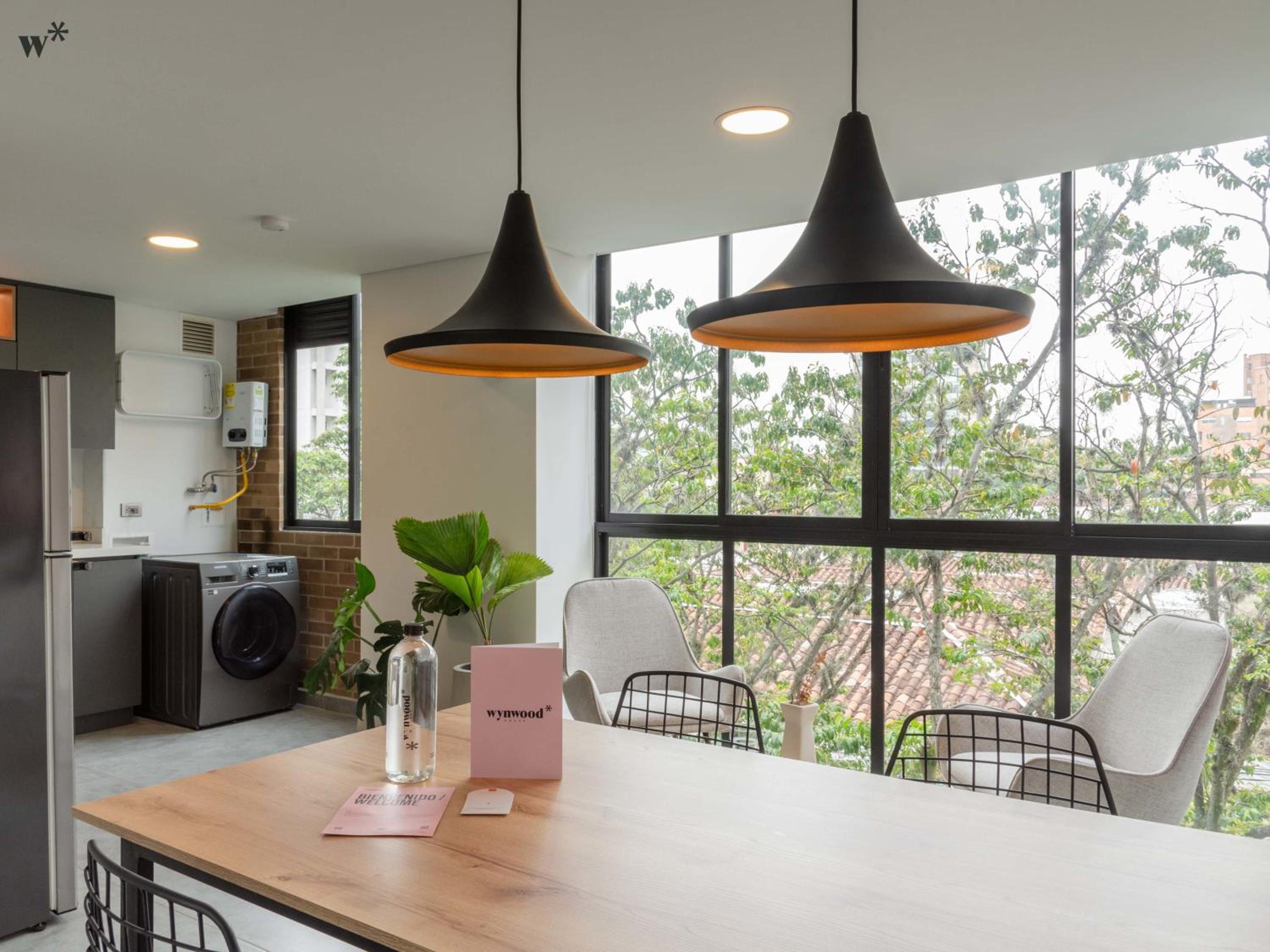 Colorful 2BR in Laureles