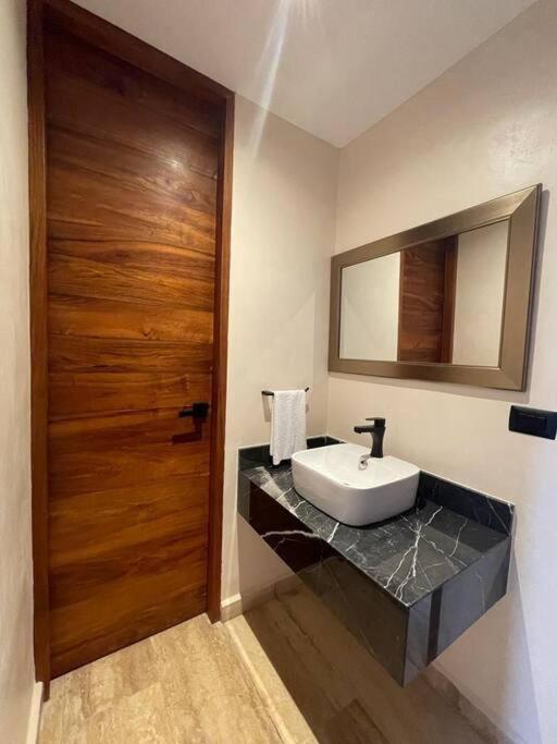 Básico y bonito departamento con jacuzzi privado