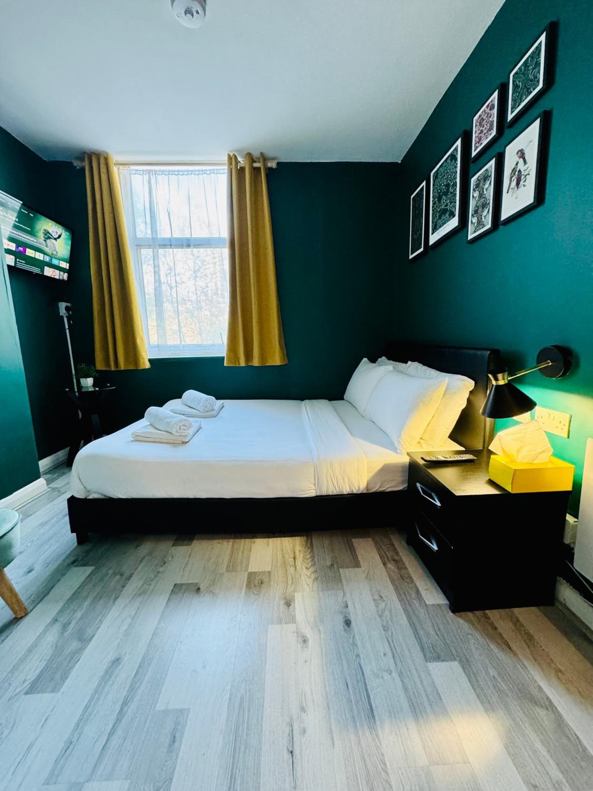 Unique Studio Flat in City 1110