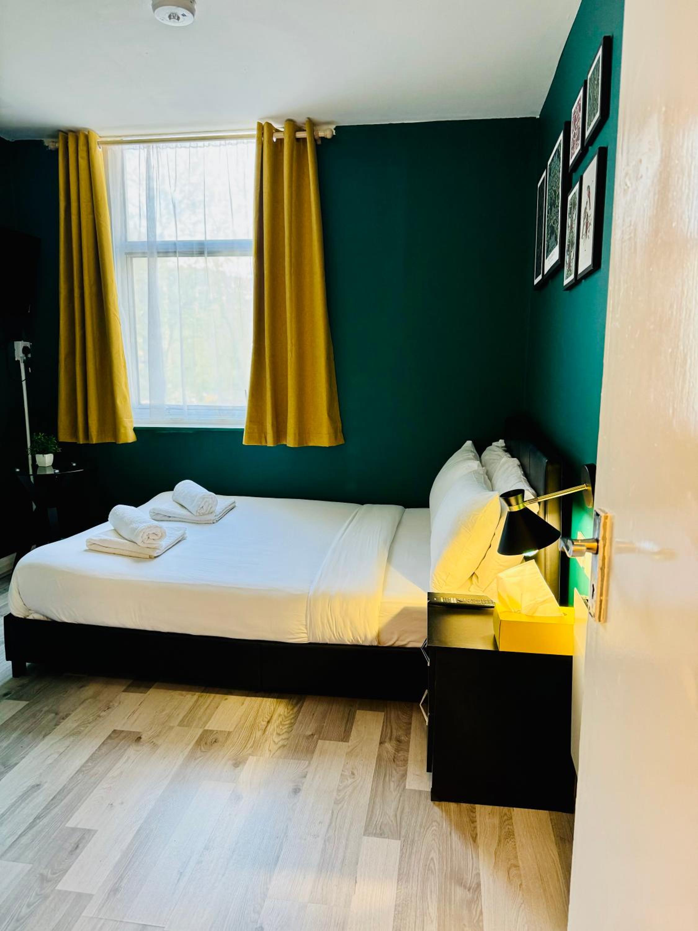 Unique Studio Flat in City 1110