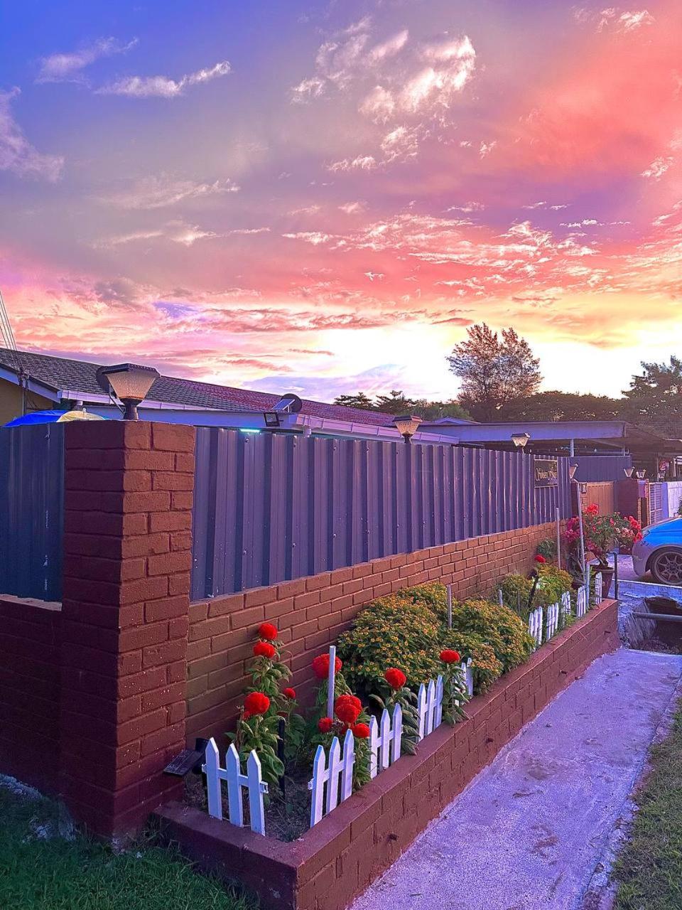 Sunset House Labuan Homestay
