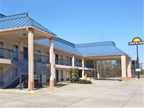 Days Inn by Wyndham Ocean Springs view 3