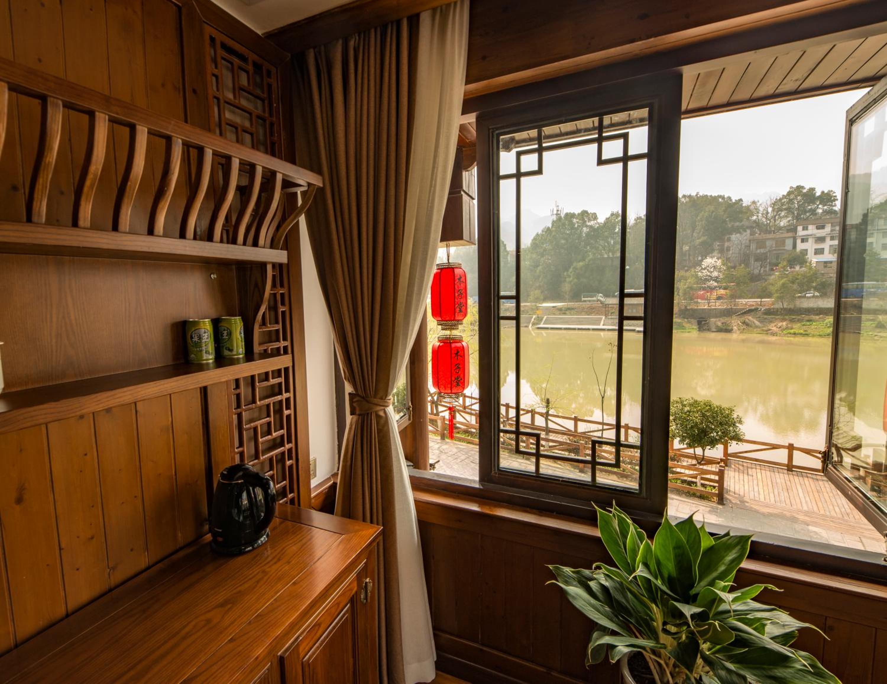Lee's Boutique Resort & Including free breakfast and free pick-up service