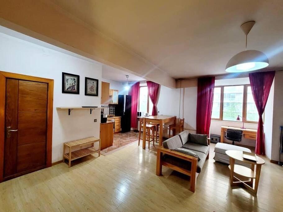 Urban Suites Central One Bedroom Apartment