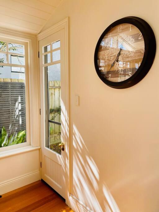 Camberwell's Lyrical Vintage Abode