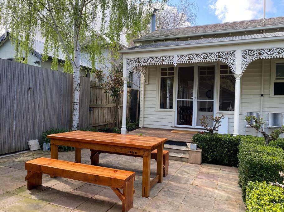 Camberwell's Lyrical Vintage Abode