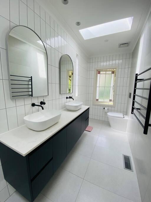 Camberwell's Lyrical Vintage Abode