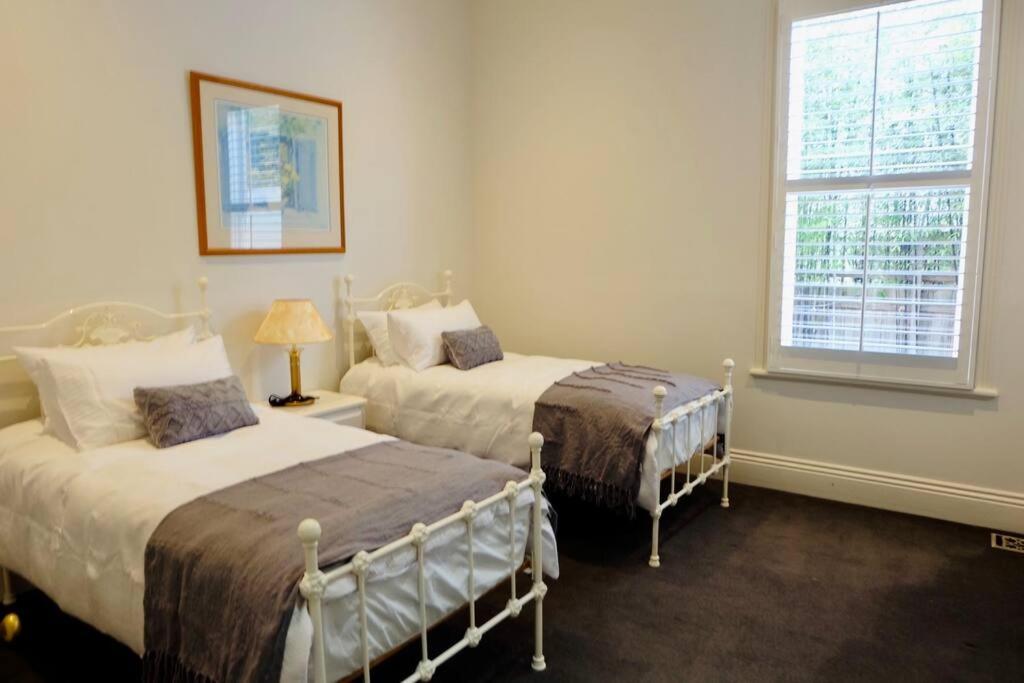 Camberwell's Lyrical Vintage Abode