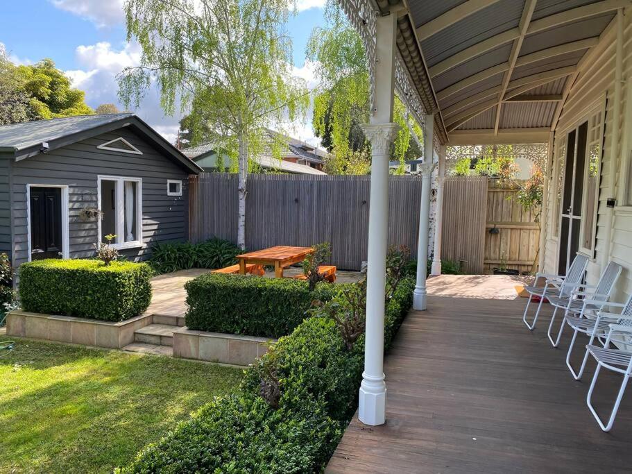 Camberwell's Lyrical Vintage Abode