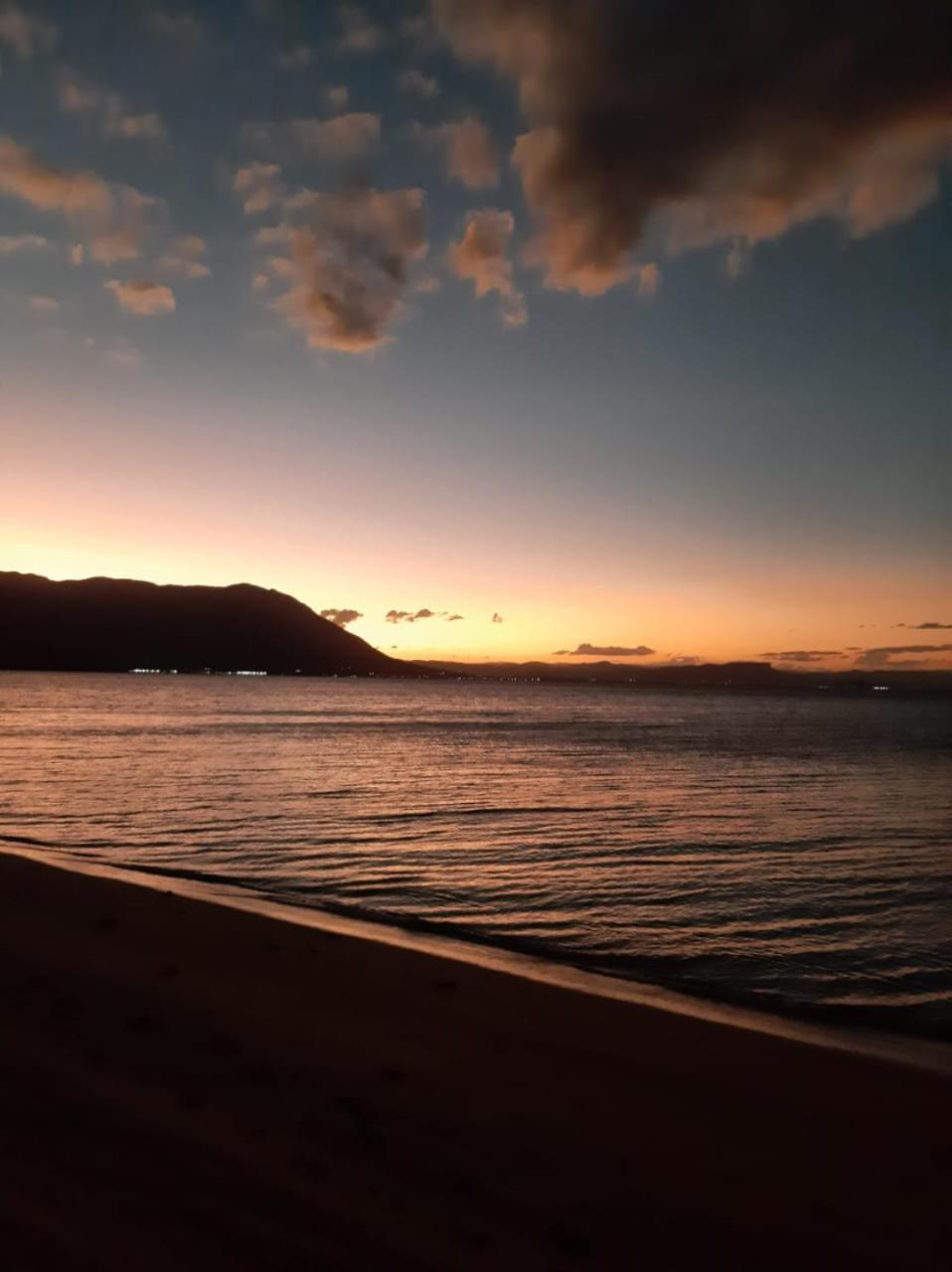 Casa na praia em frente ao mar