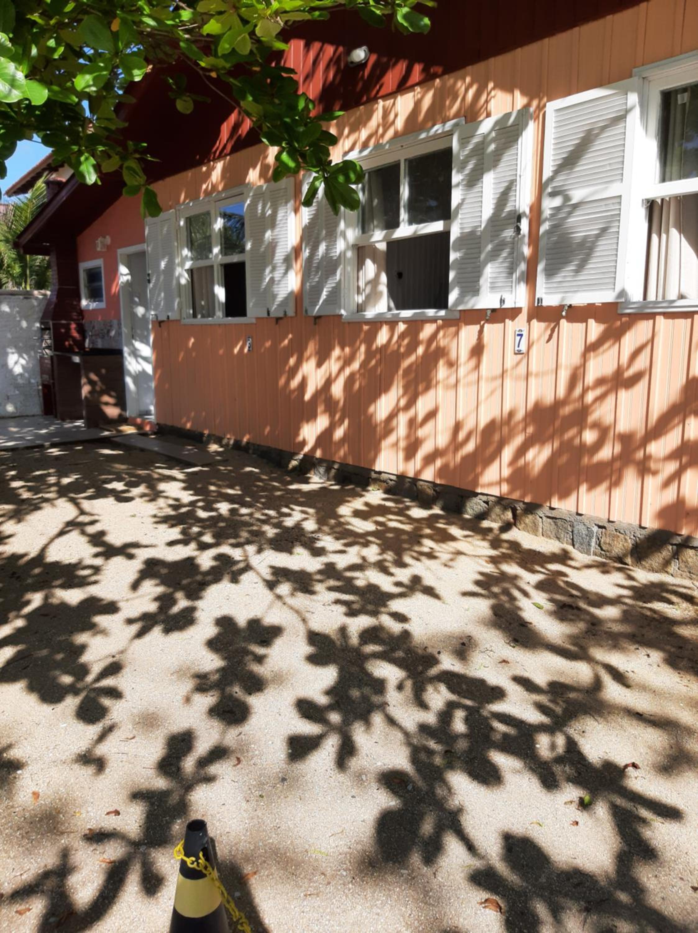 Casa na praia em frente ao mar