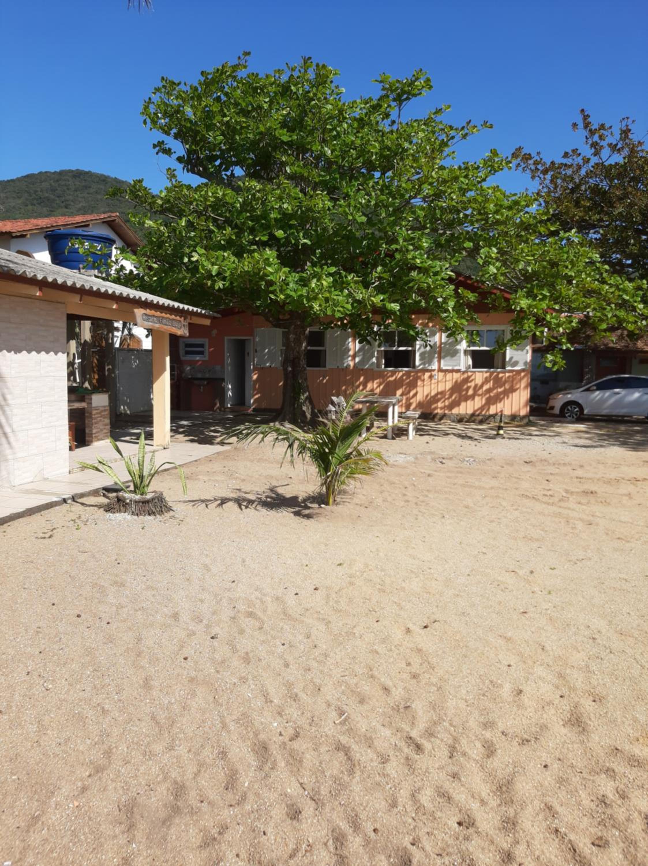 Casa na praia em frente ao mar