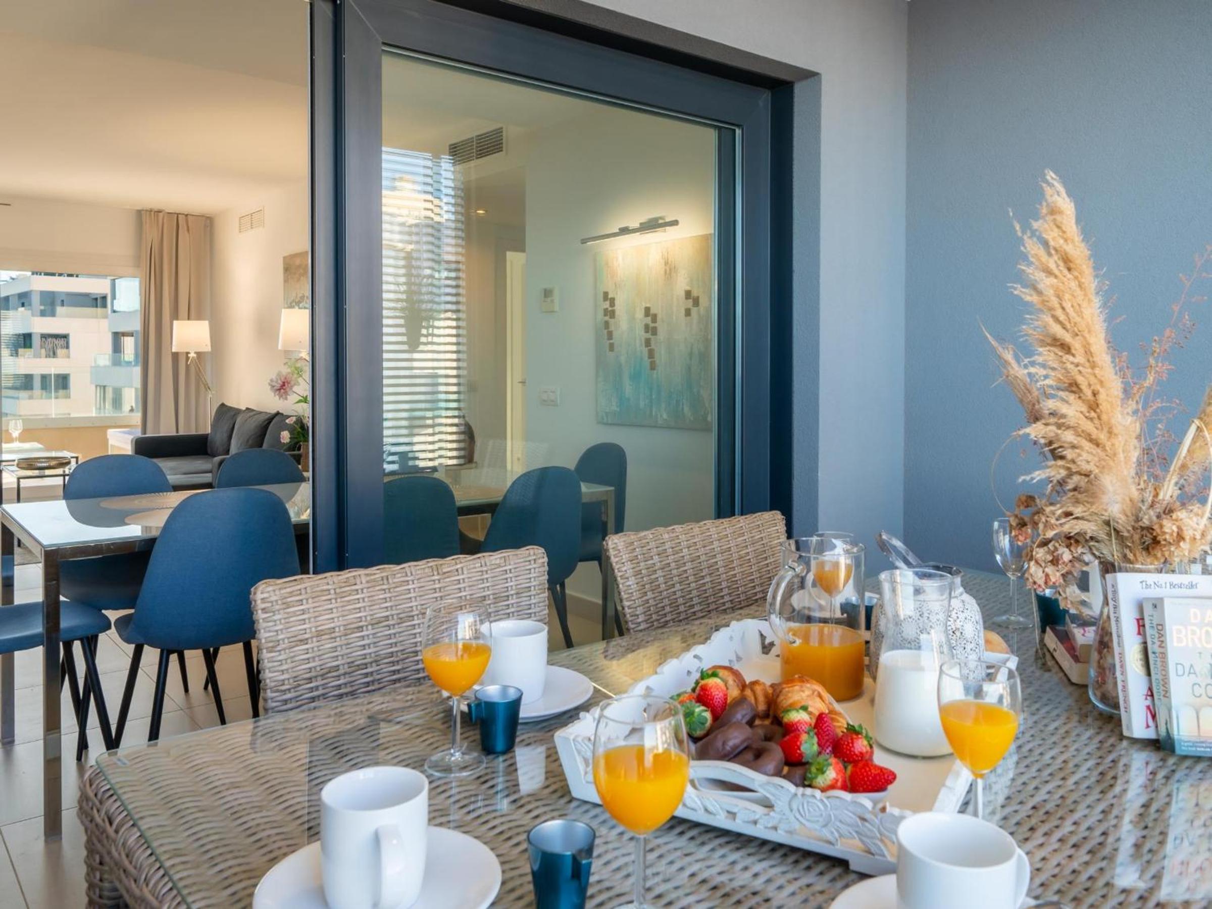 Apartamento de Lujo con Jacuzzi y Vistas al Mar en Punta Prima, Torrevieja - ES-220-32 view 3