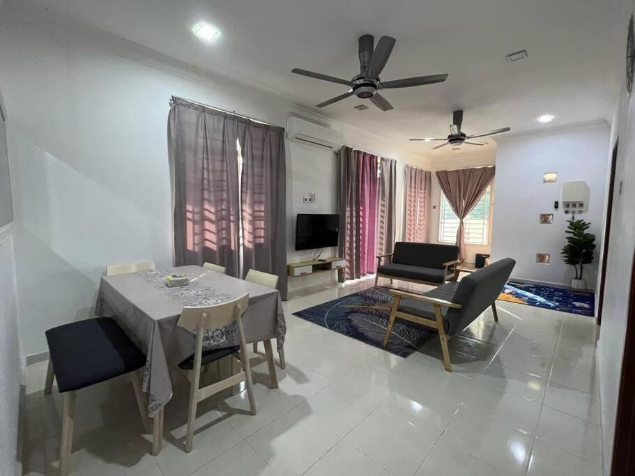 Amnee Homestay photo 1