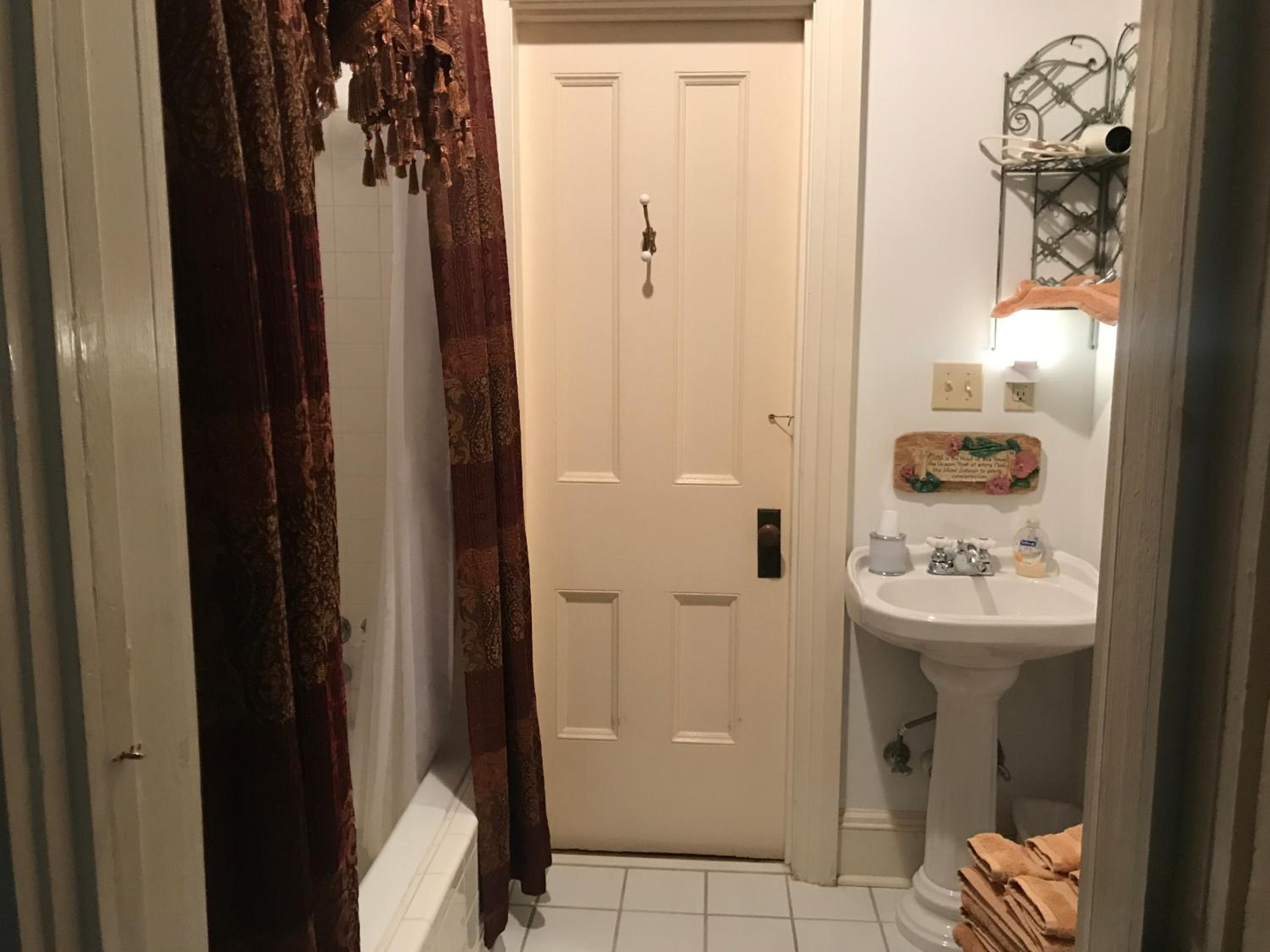 Shadowlawn Bed and Breakfast