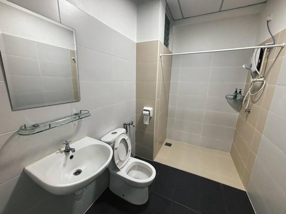 Mount Austin #Akademik Suite Banana Minion Studio 3-4Pax #MSPro