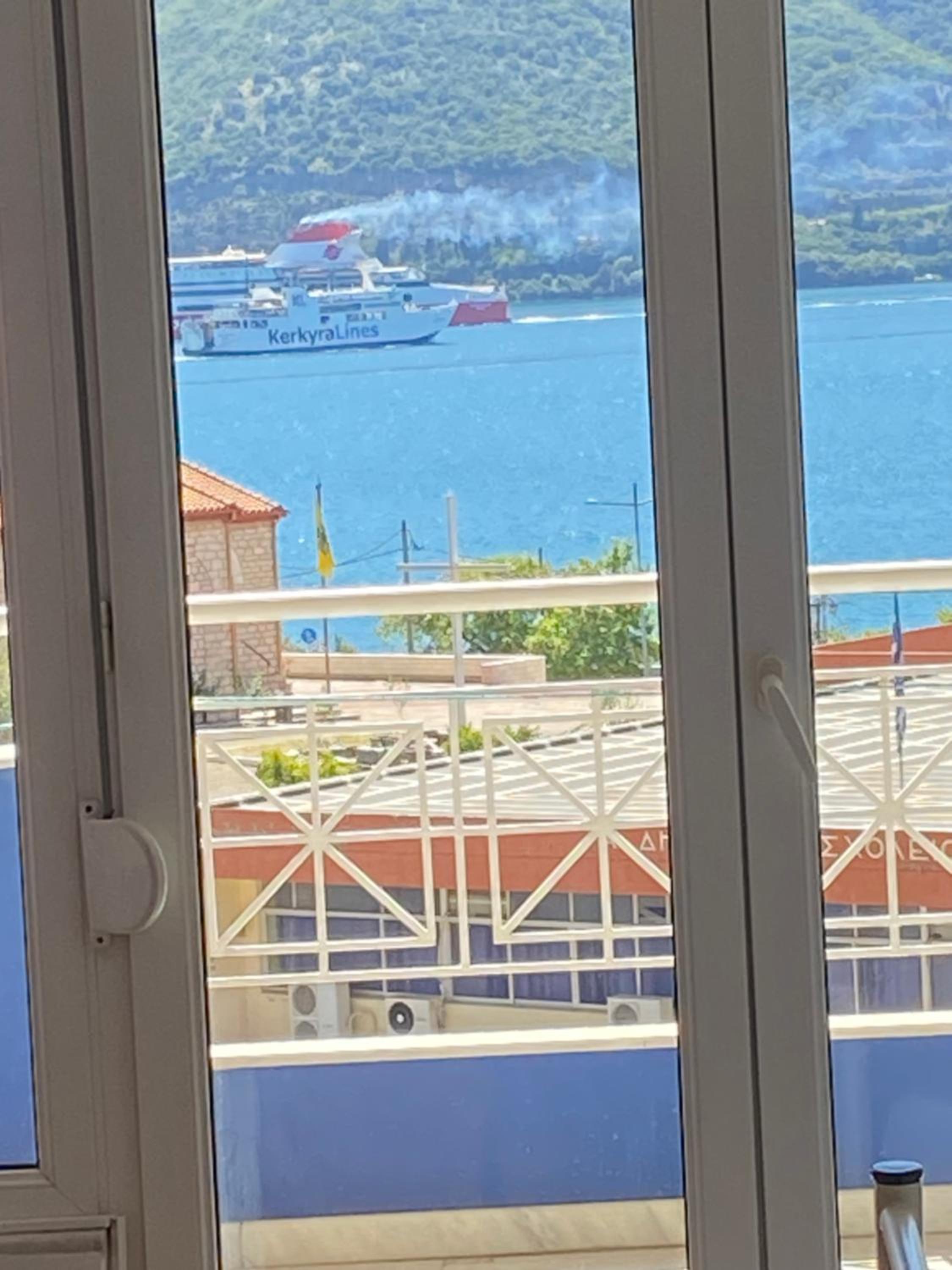 Mariasroom Studios & Apartments Flats to Let heart city seaside Spyropoulos view 4