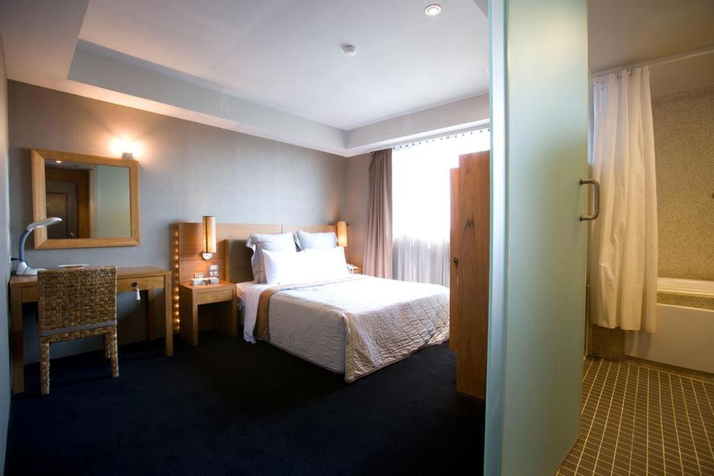 H.M.Hotel