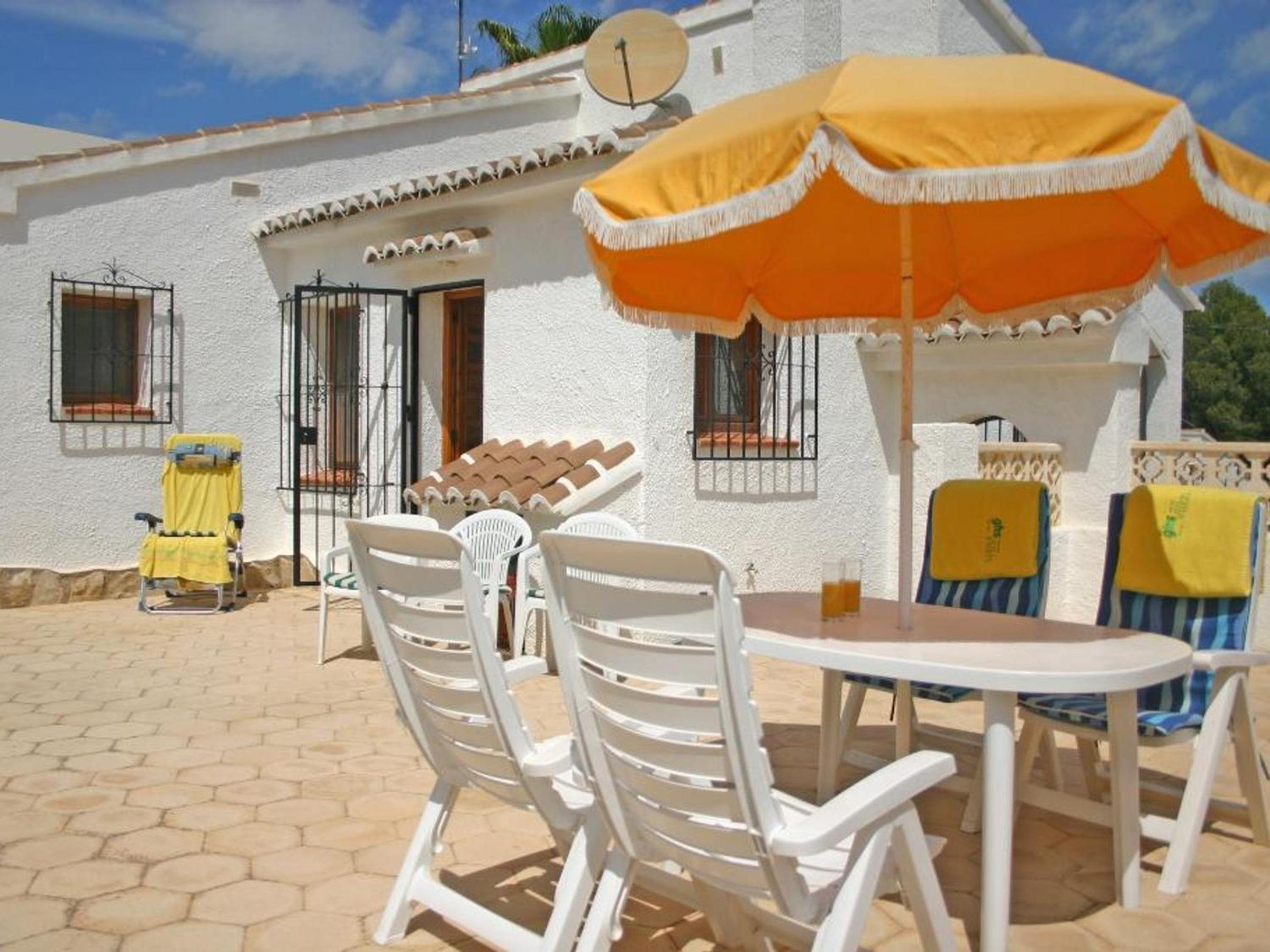 Casa clásica con piscina comunal, jardín y cerca de la playa en Moraira para 6 personas - HISP-216-212 view 2