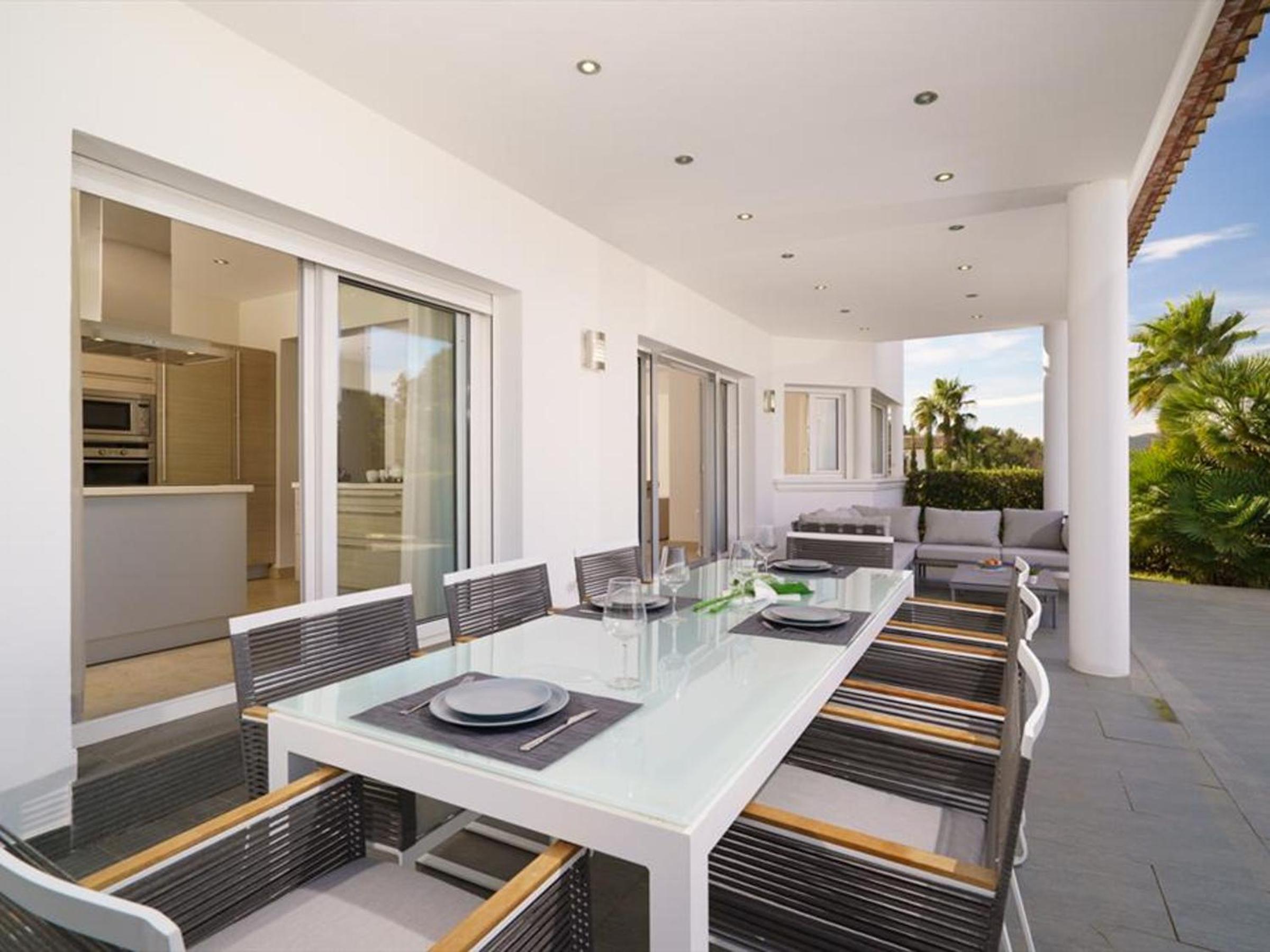Villa con Piscina Privada y Vistas, 4 Hab, Cerca Playa, Ideal para Familias y Amigos - HISP-216-217 view 5